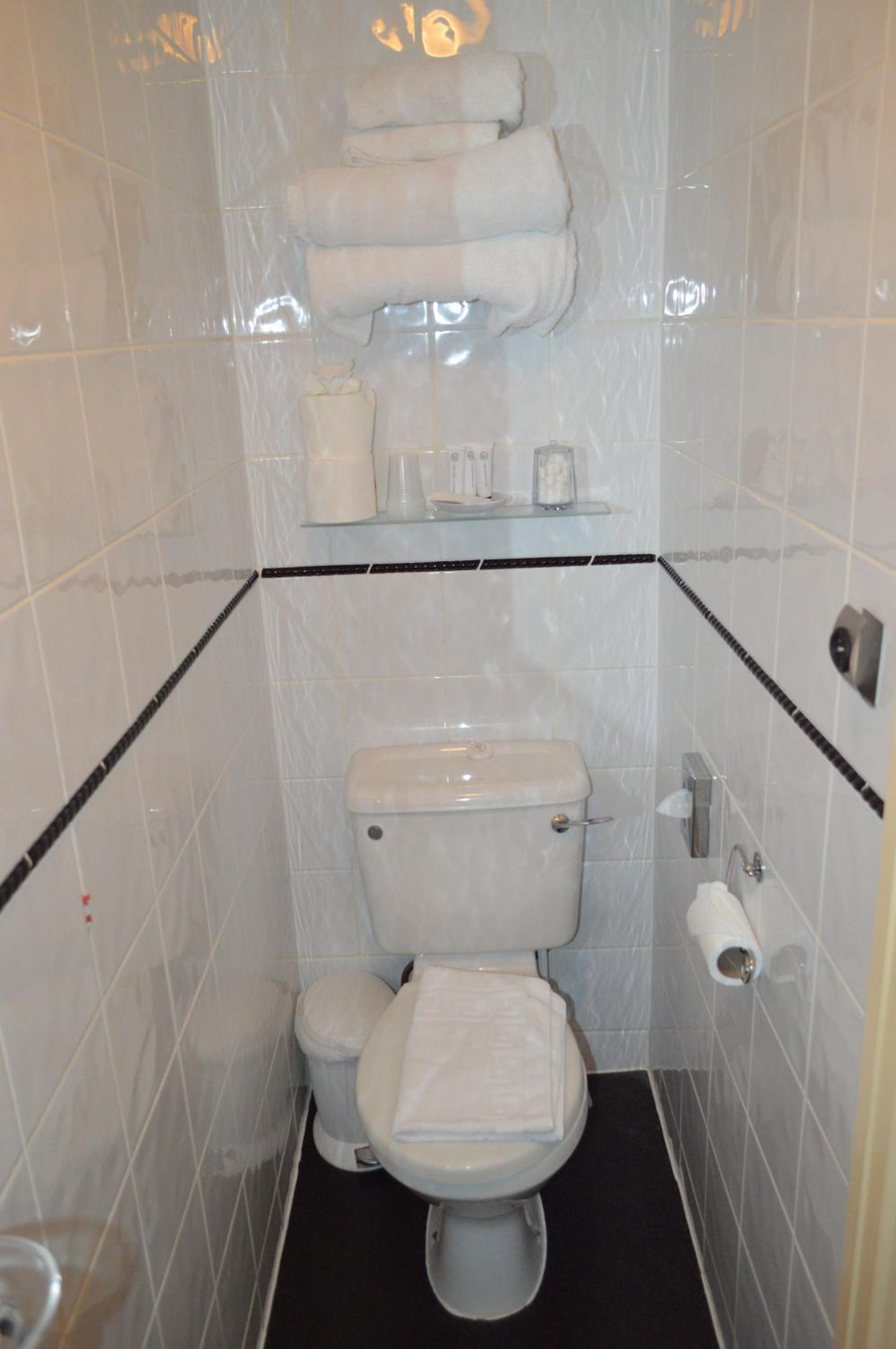 Triple Room - Photo 13