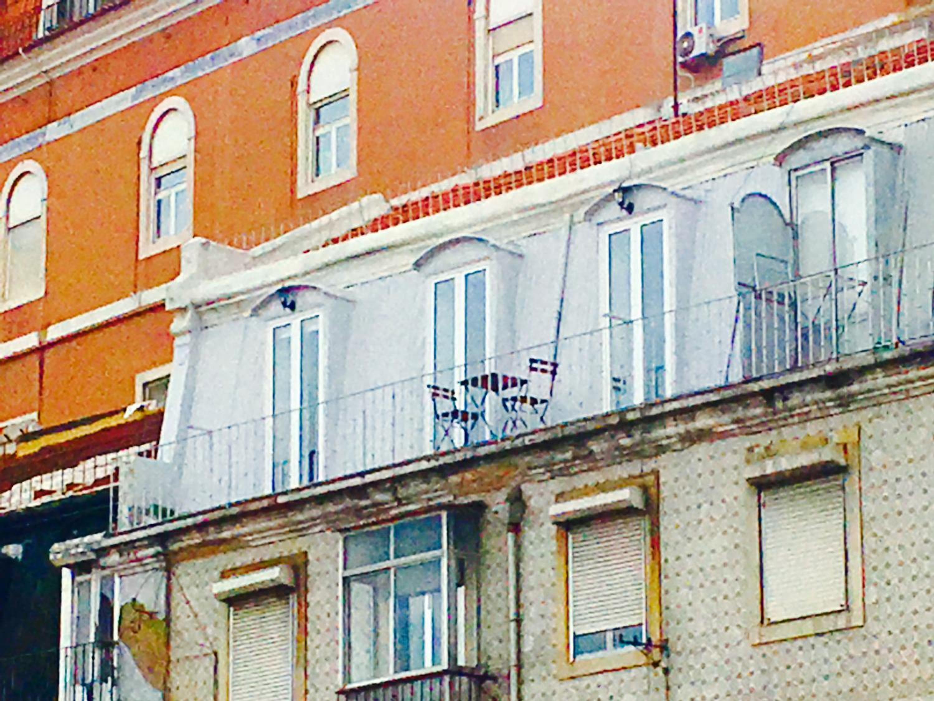 Apartment with Balcony - Photo 18