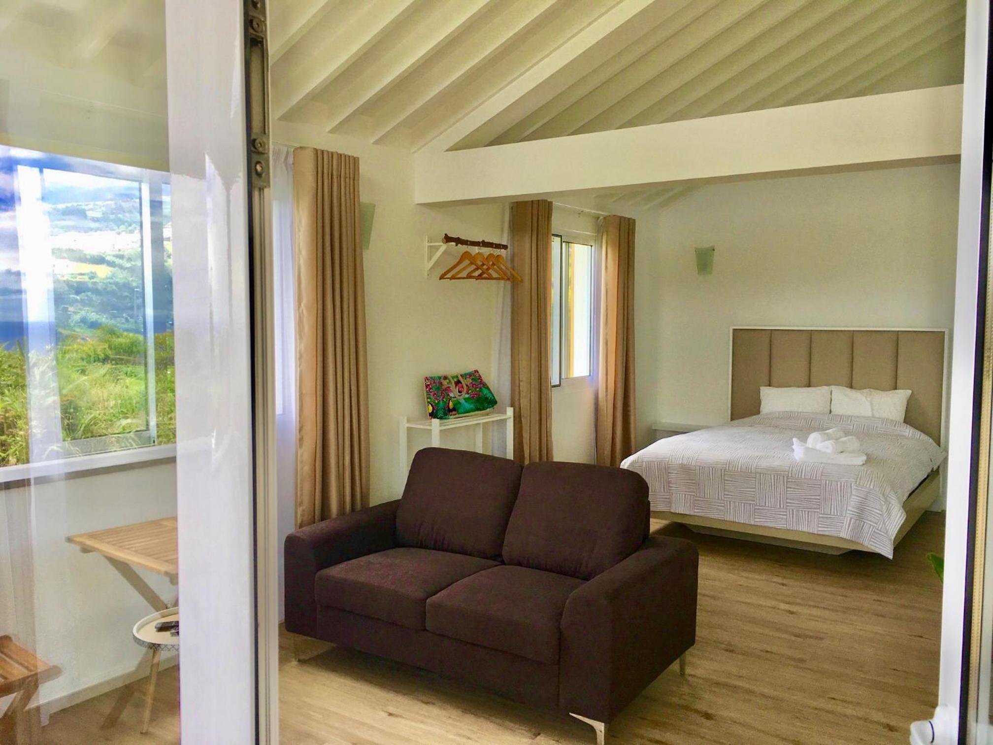 One-Bedroom House photo 1