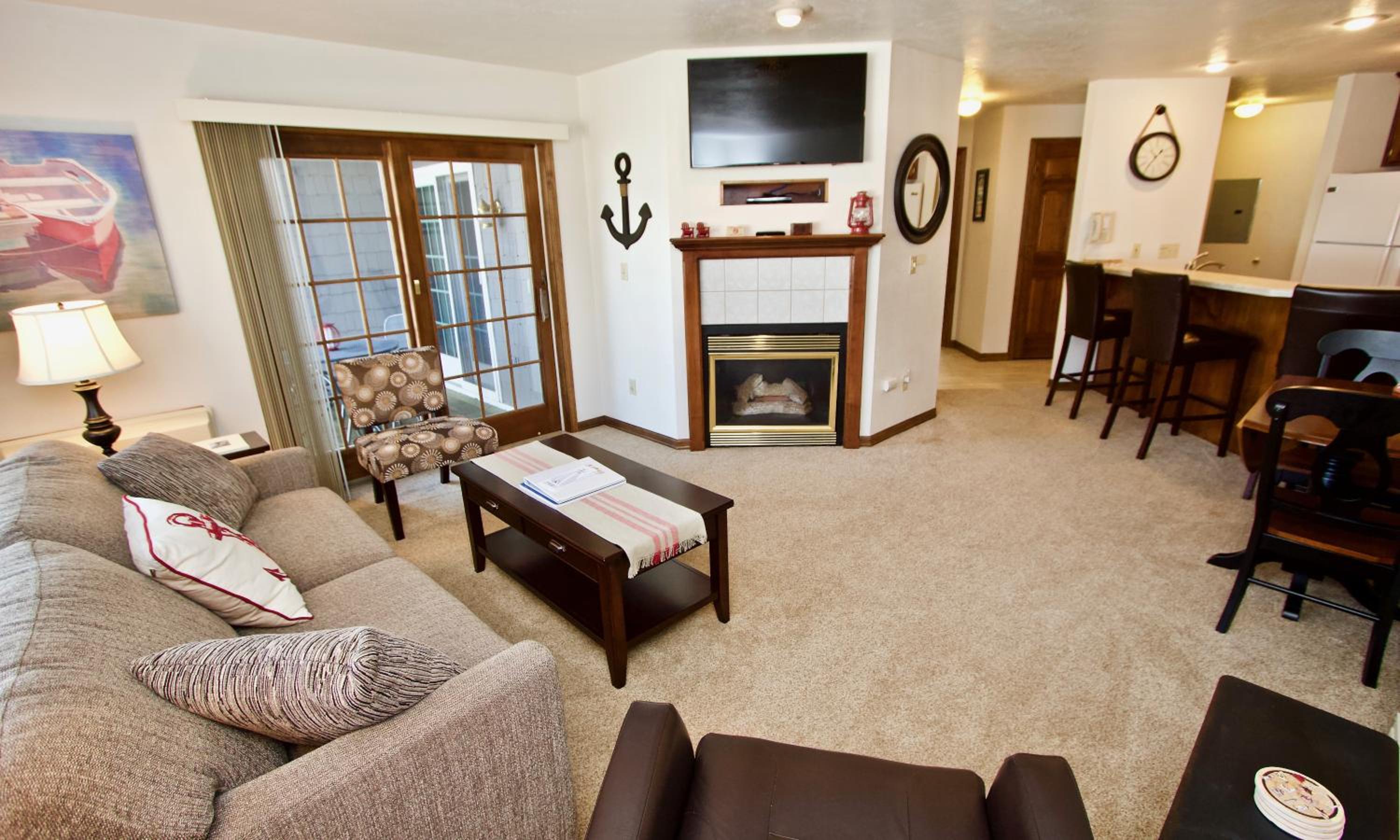 Deluxe Queen Suite