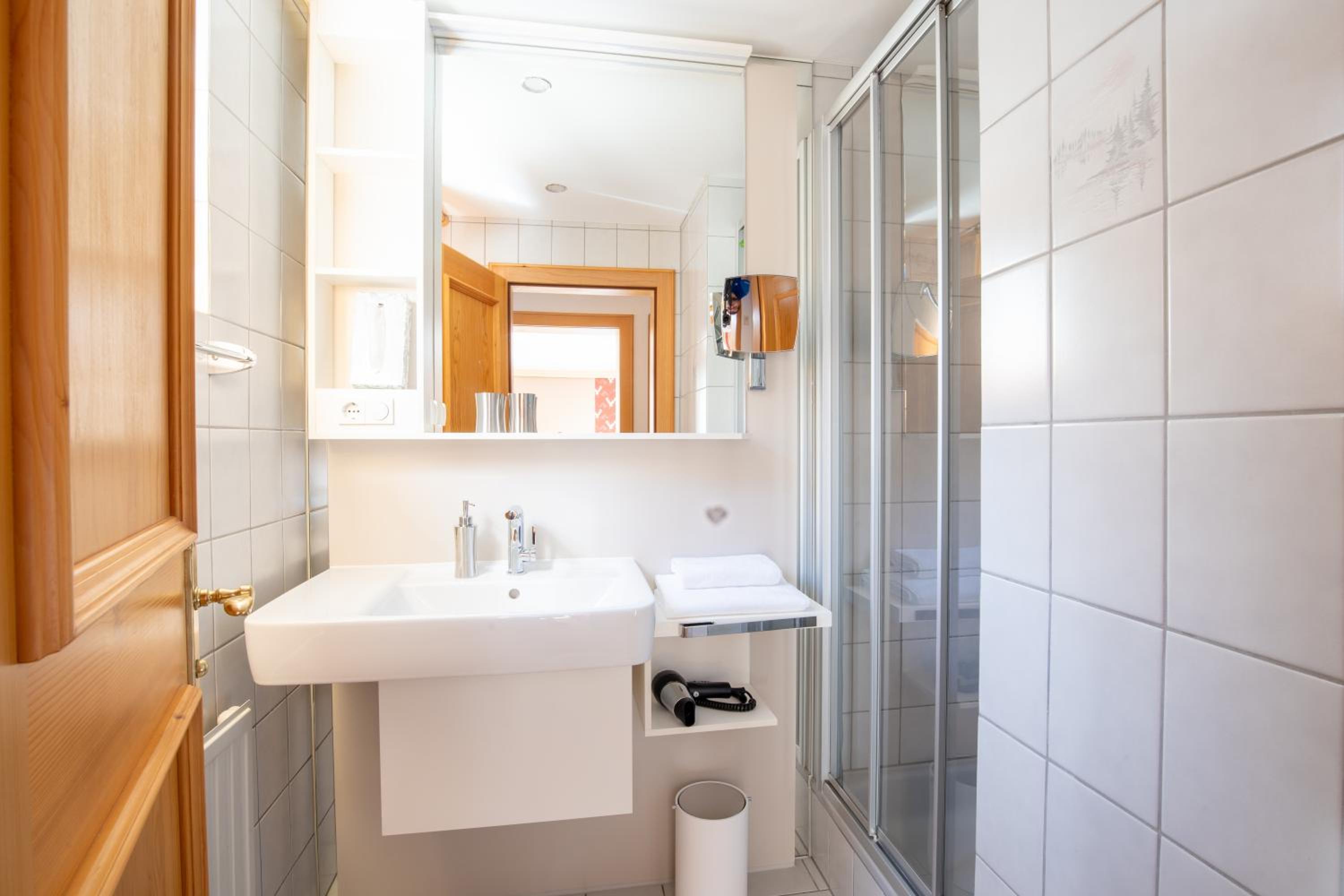 Single Room with Shower photo 3