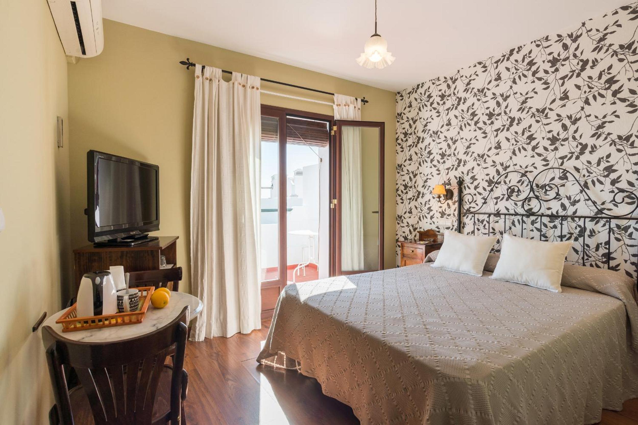Double or Twin Room - Photo 14