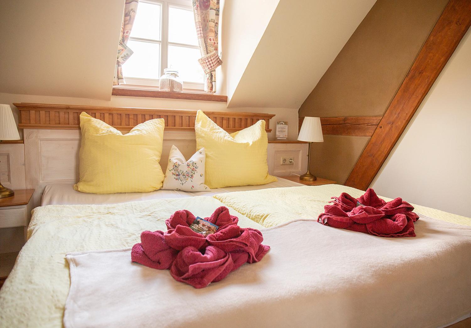Budget Double Room - Photo 10
