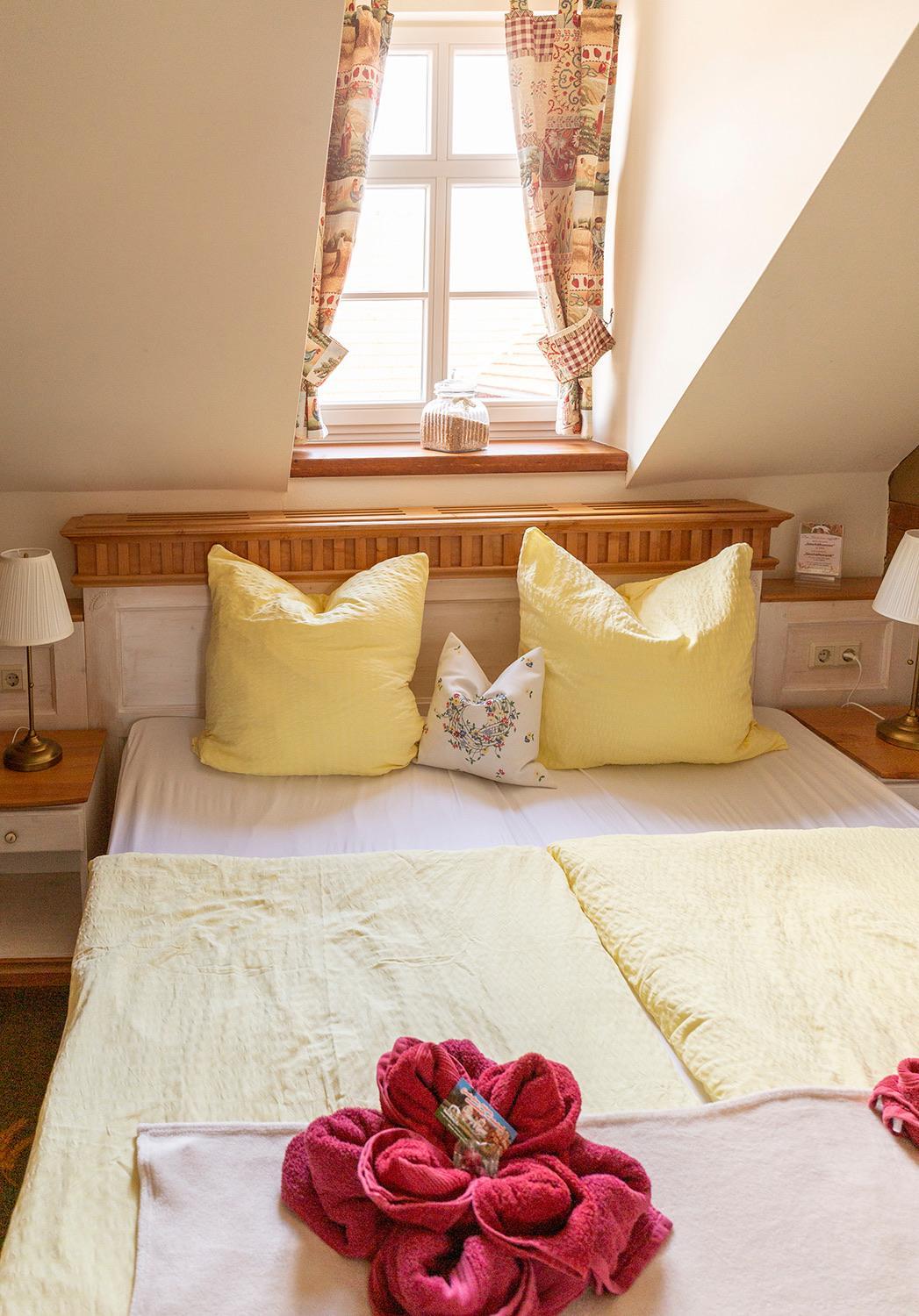 Budget Double Room - Photo 6
