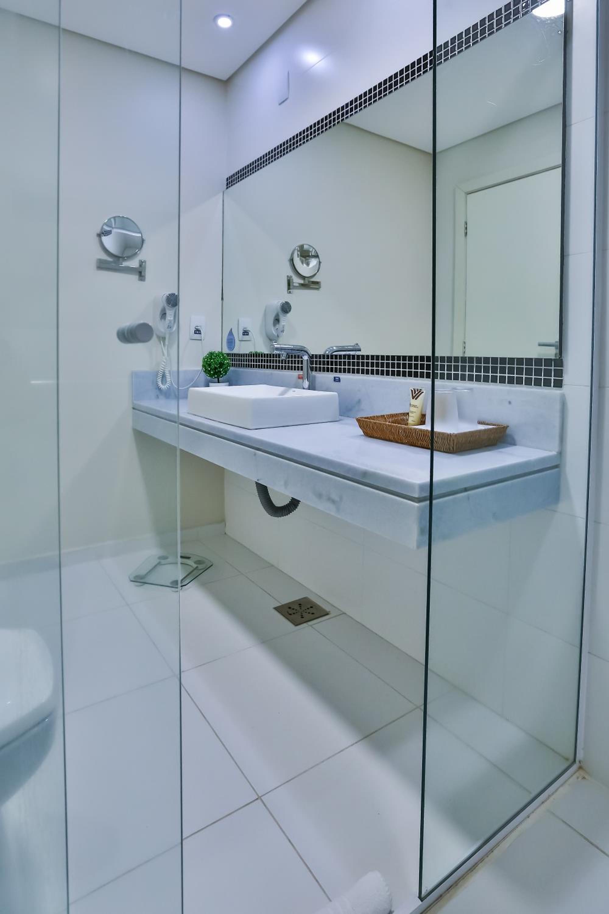 King Suite with Spa Bath photo 3