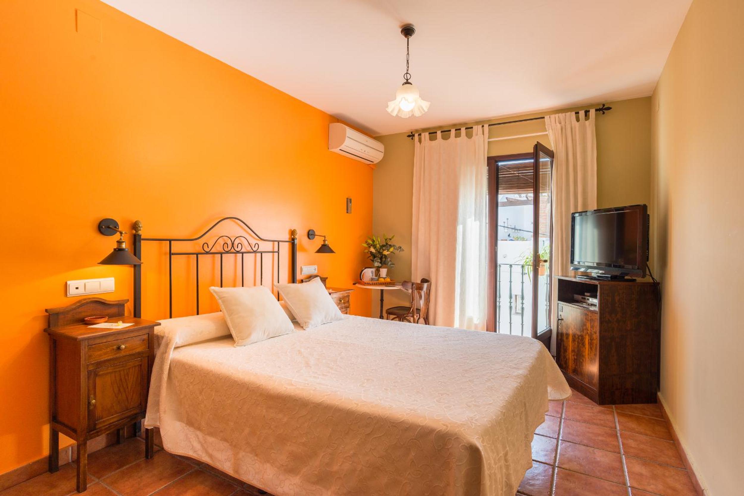 Double or Twin Room - Photo 15