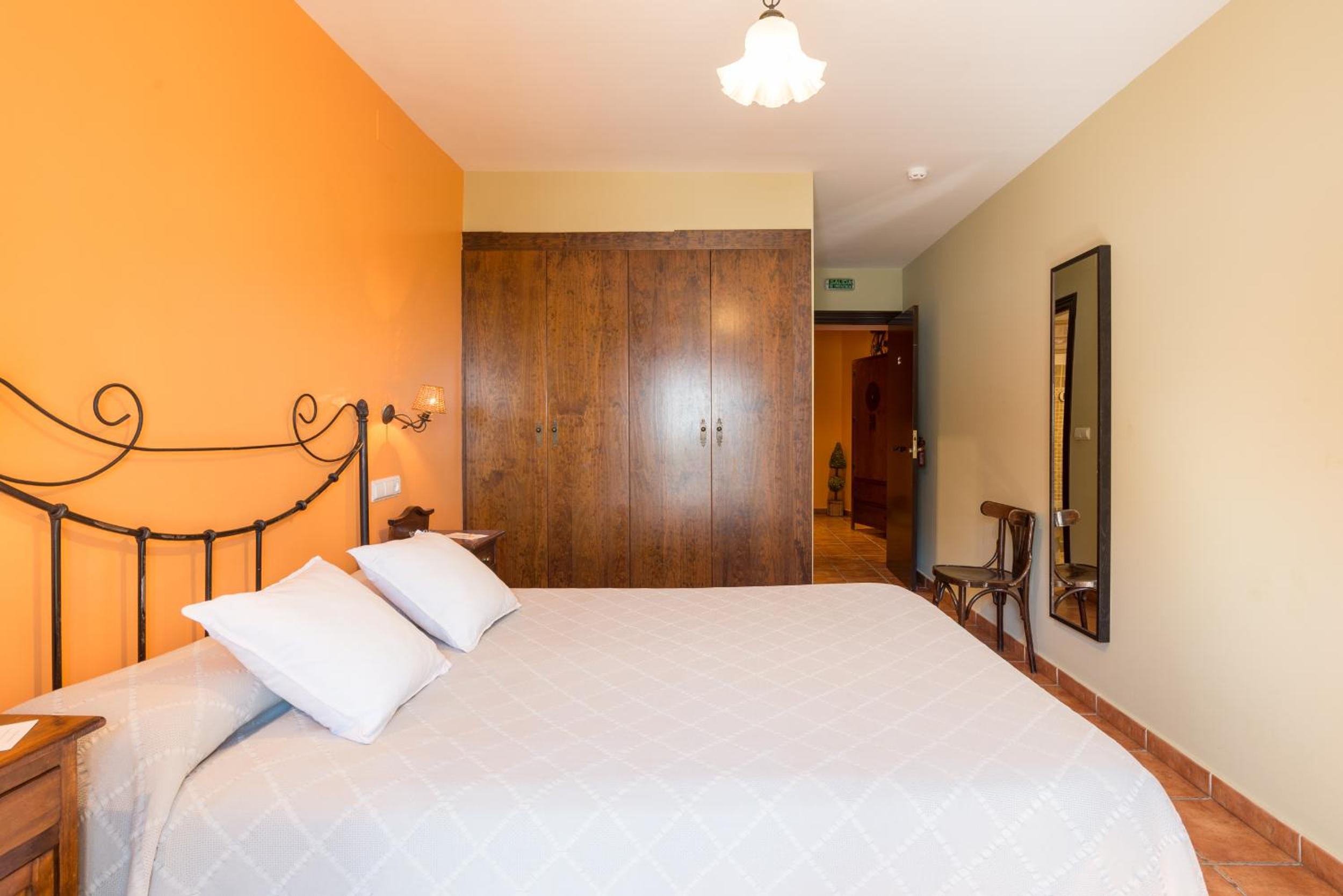 Double or Twin Room - Photo 20