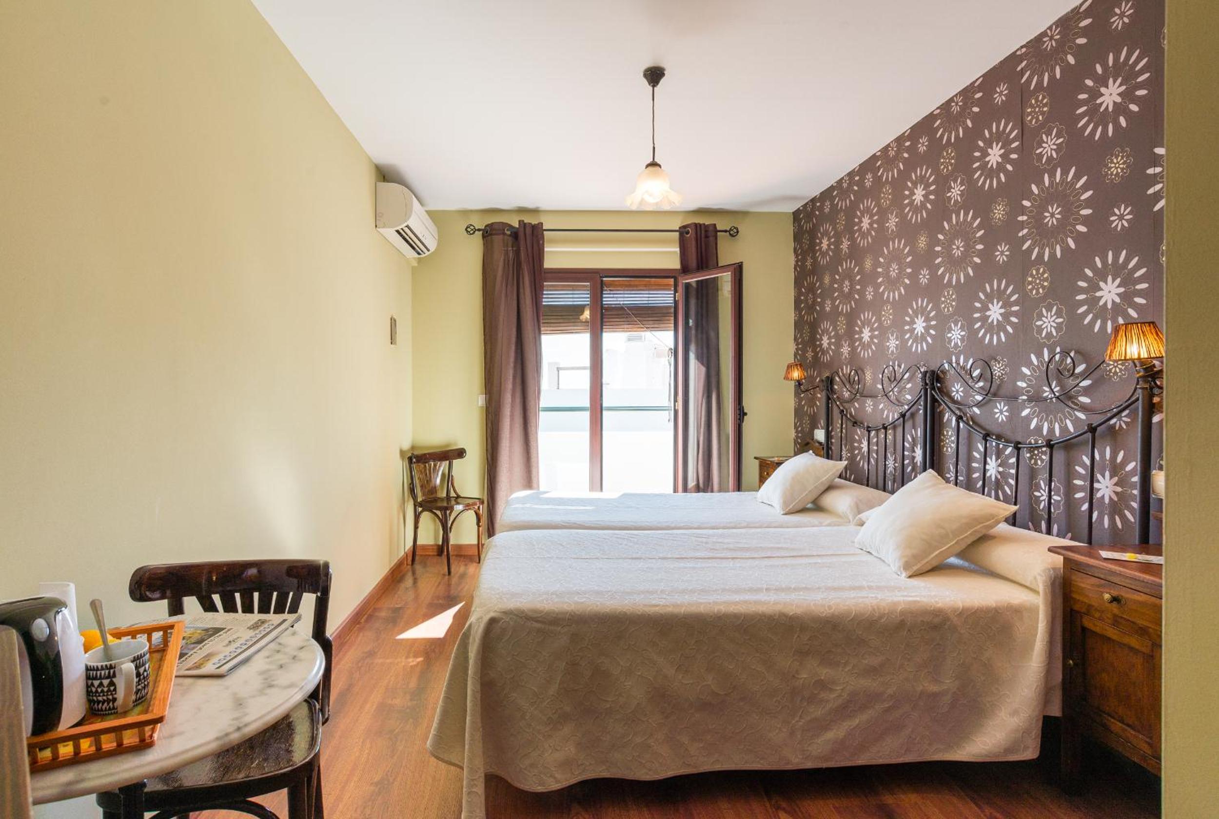 Double or Twin Room - Photo 17