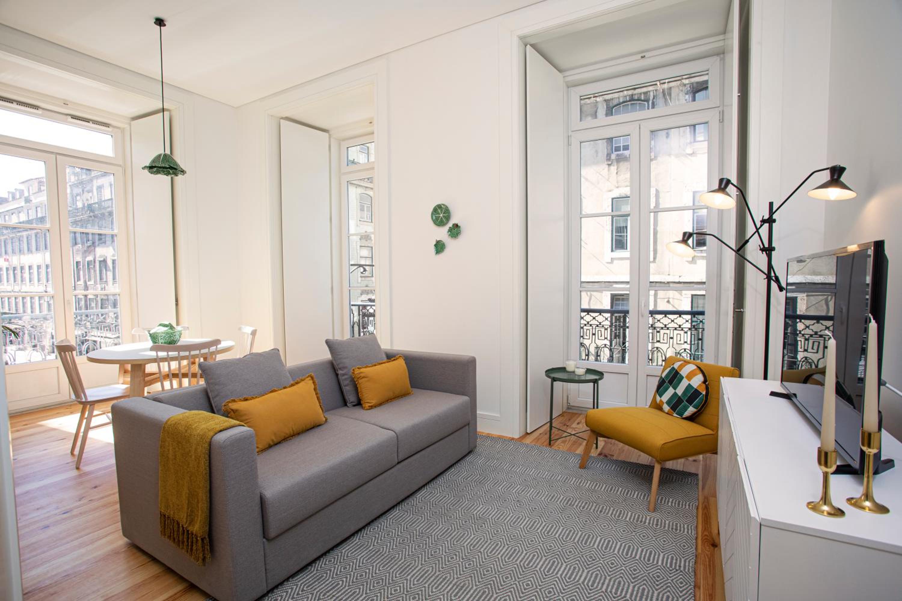 One-Bedroom Apartment - Photo 1