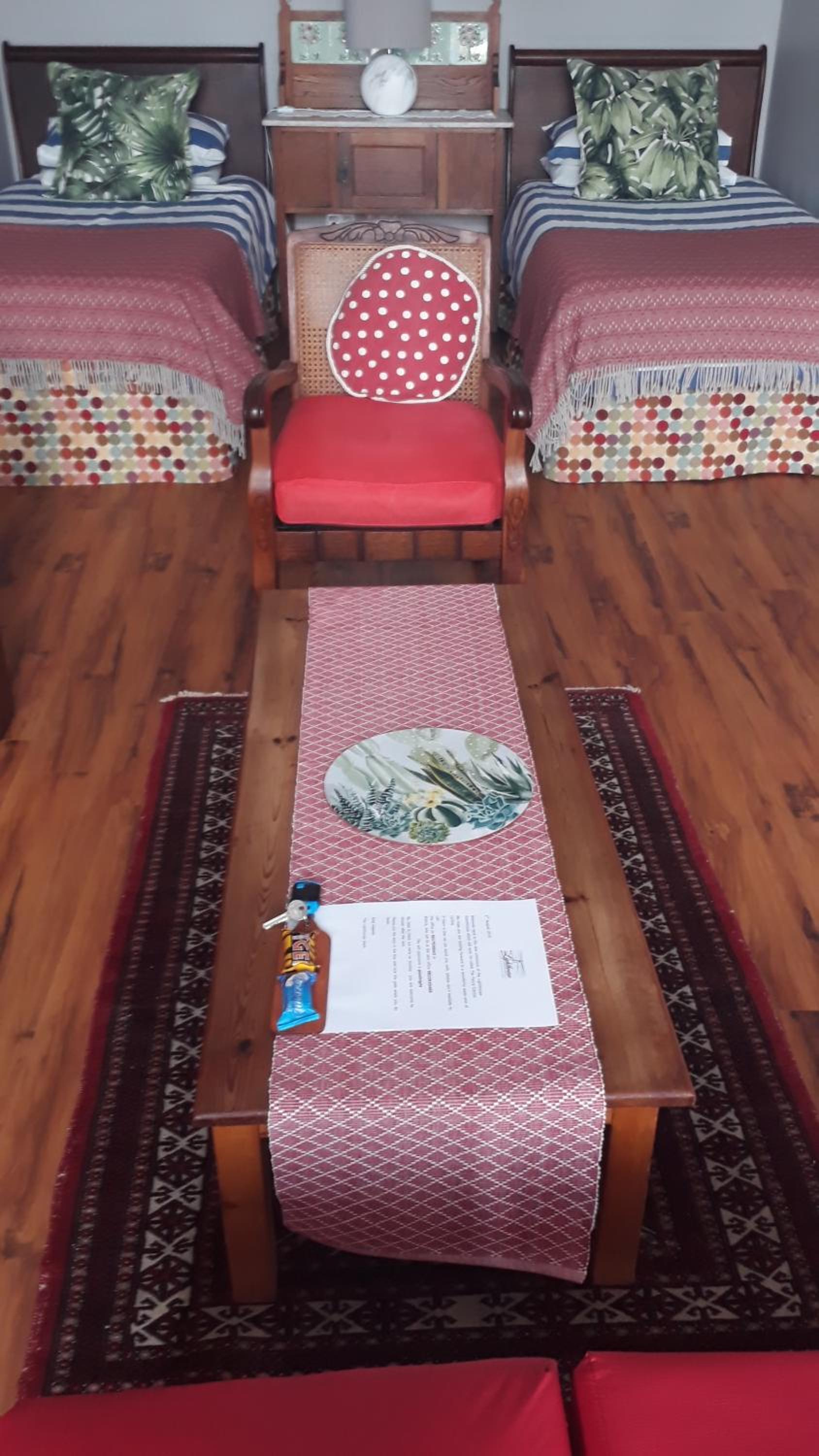 Family Room - Not Pet Friendly - Photo 11