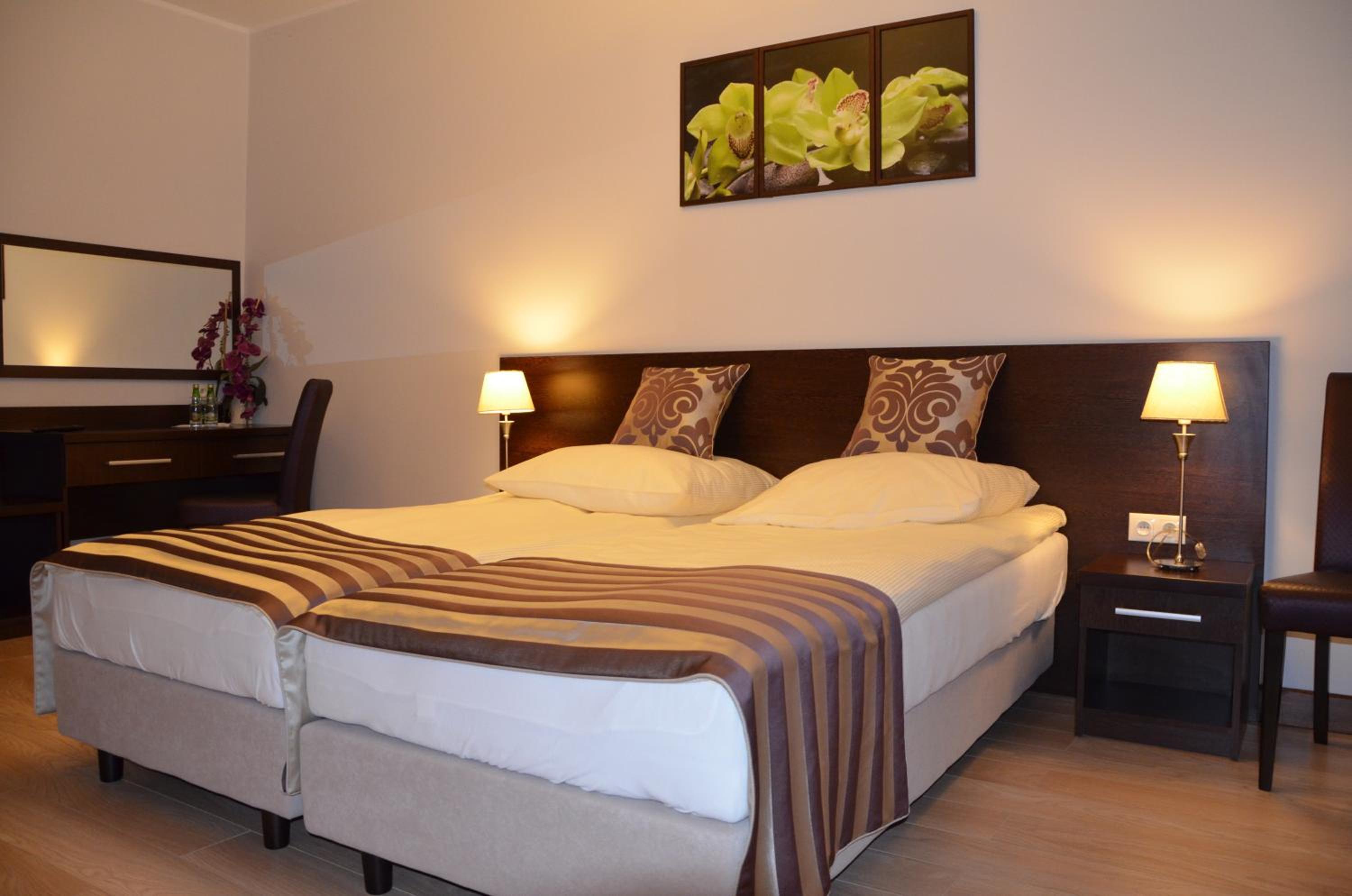 Twin Room - Photo 7