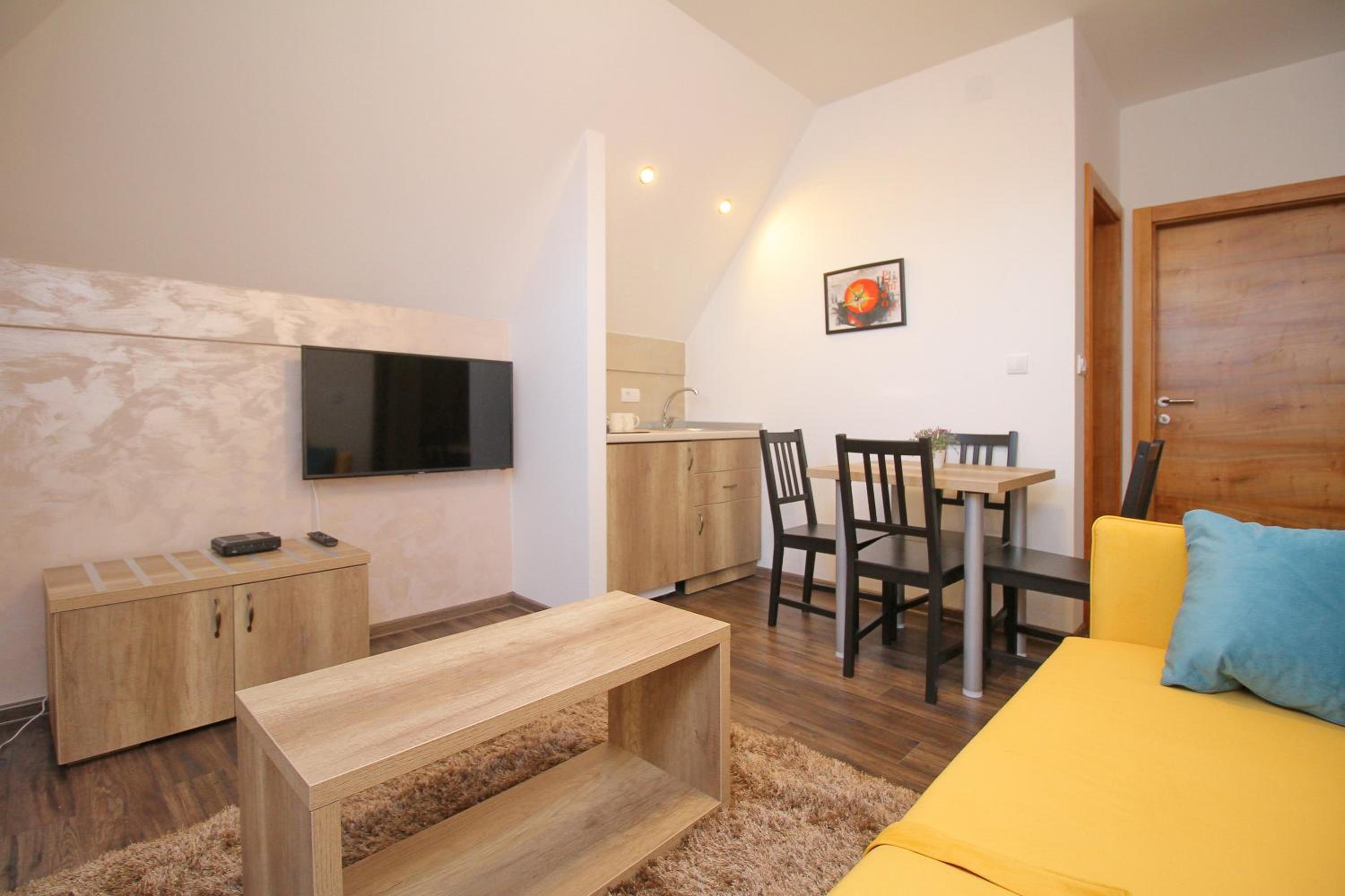 One-Bedroom Standard Apartment - Photo 15