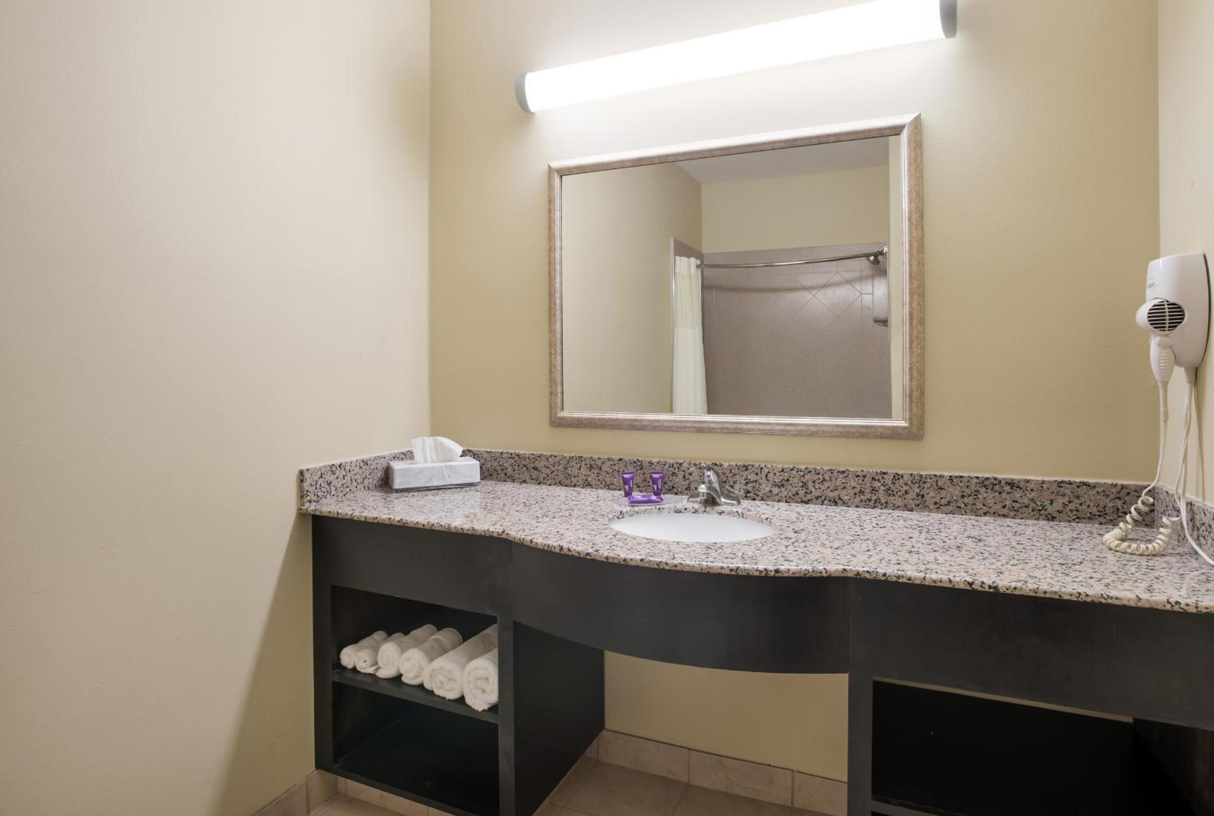 King Room - Non-Smoking - Photo 6