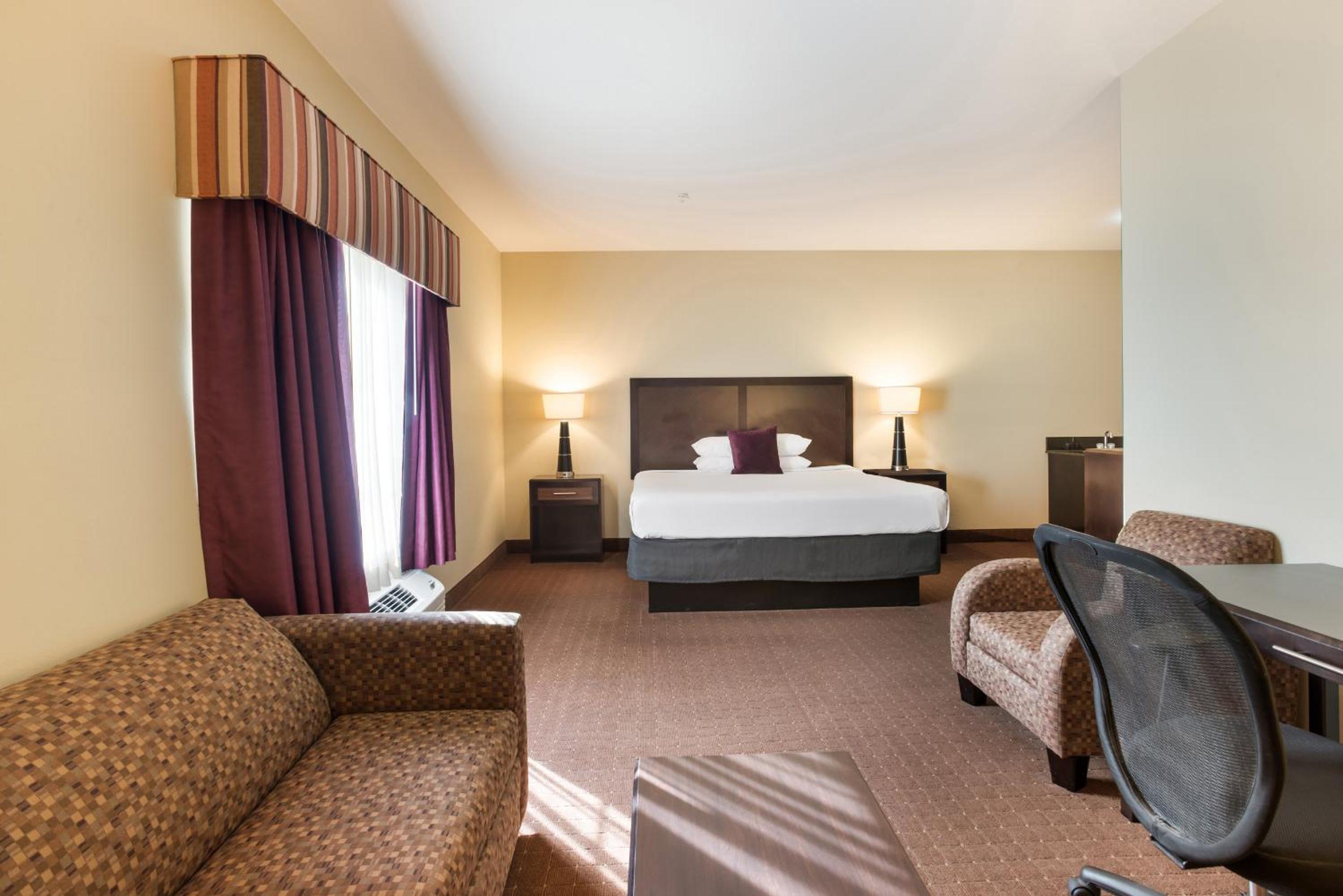 Standard King Room - Photo 3