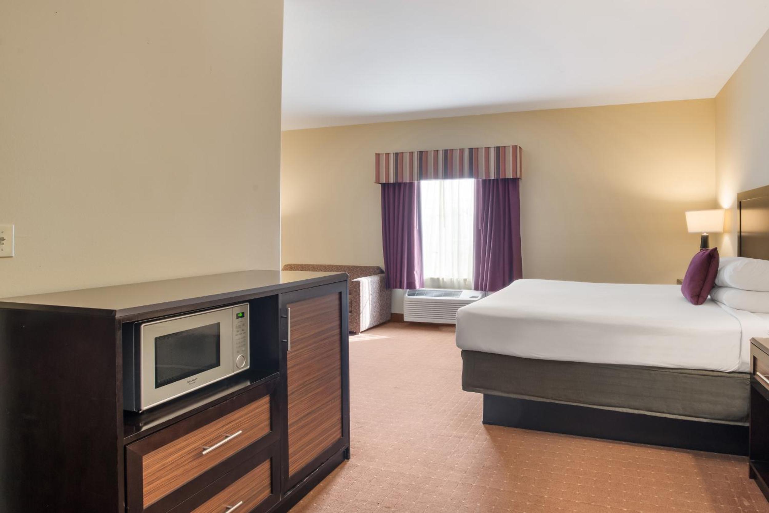 Standard King Room - Photo 1