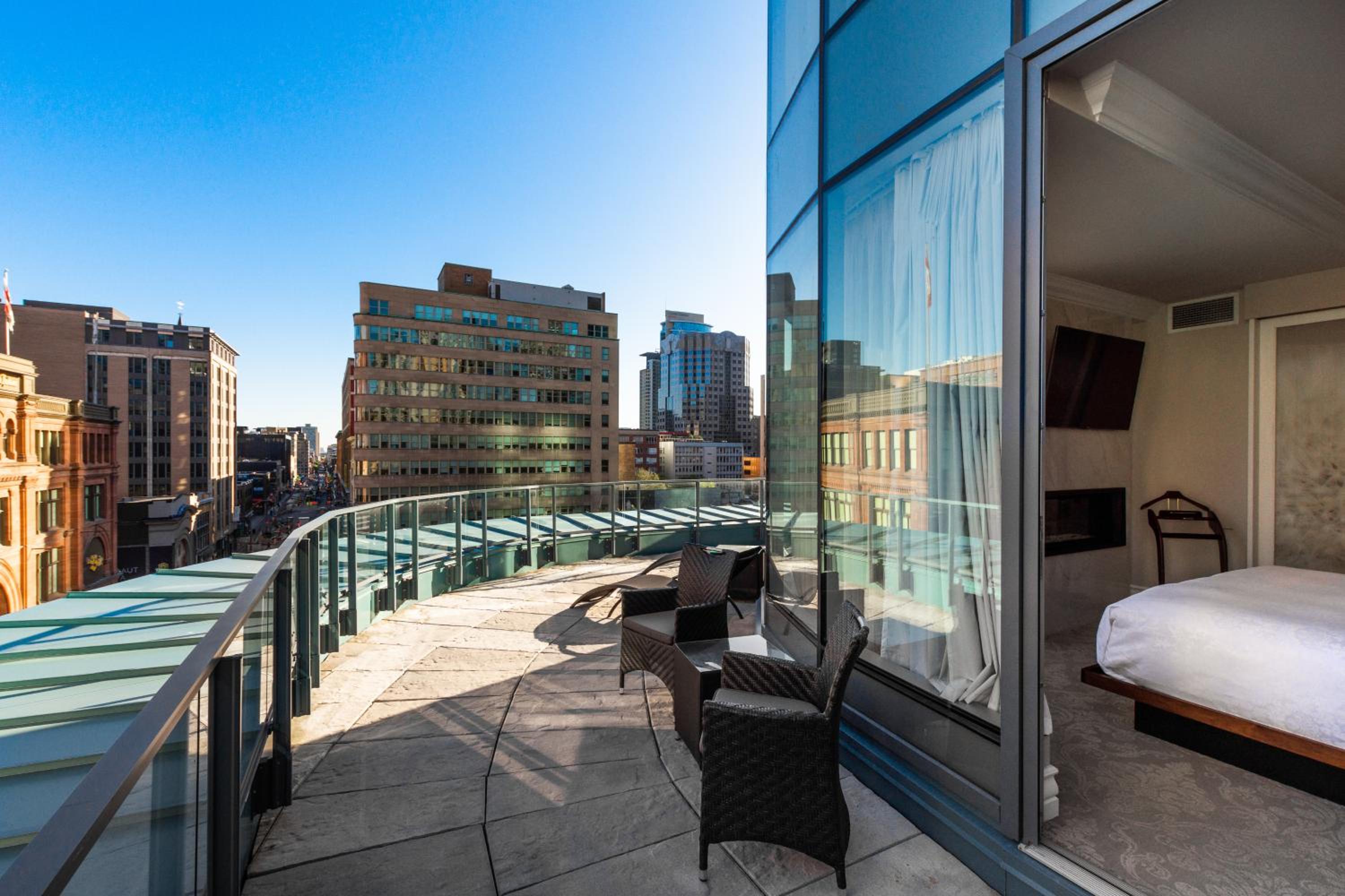Grand Montreal Terrasse 1 King Bed