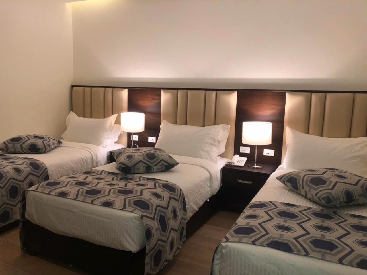 Deluxe Triple Room - Photo 7