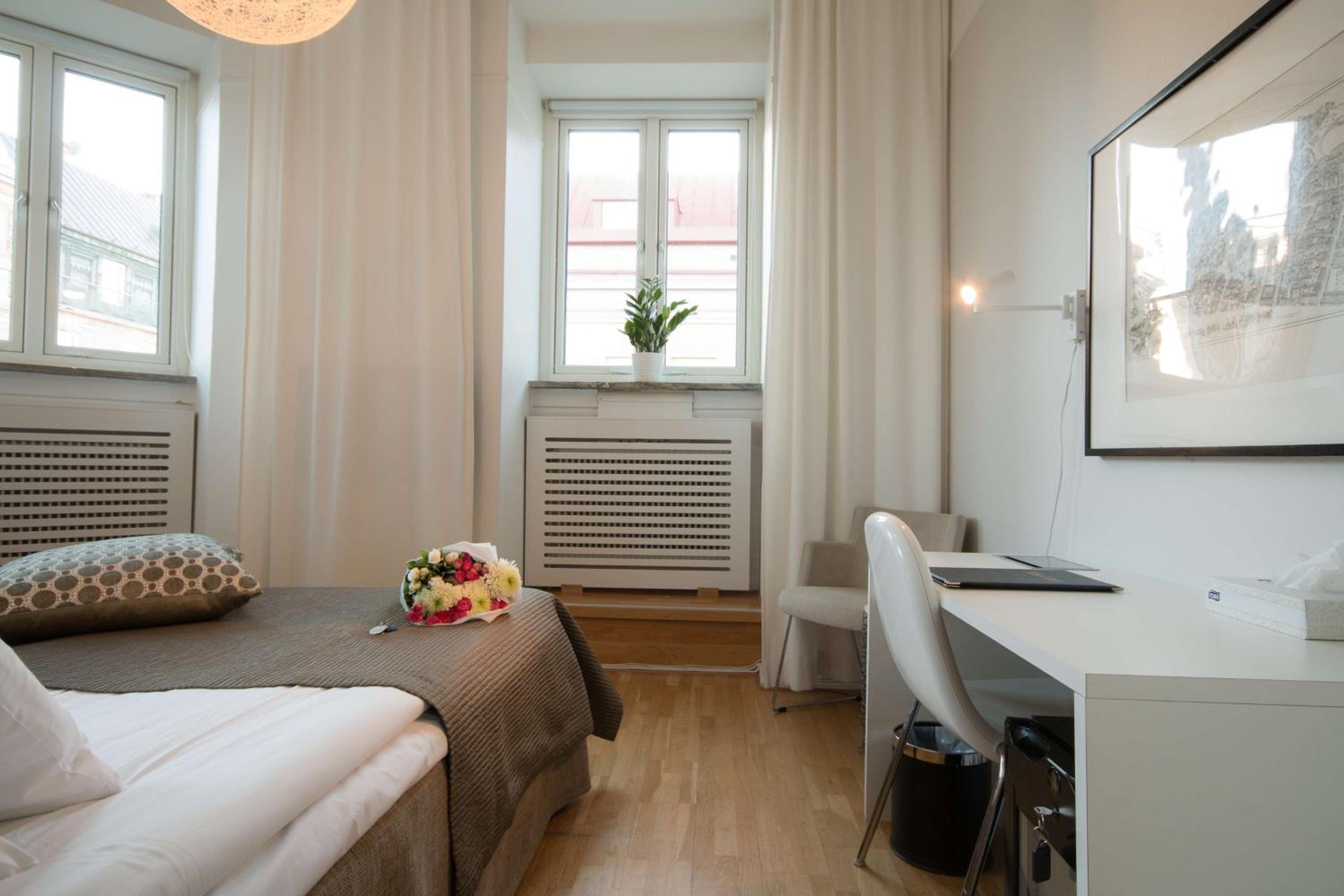 Standard Twin Room - Photo 5