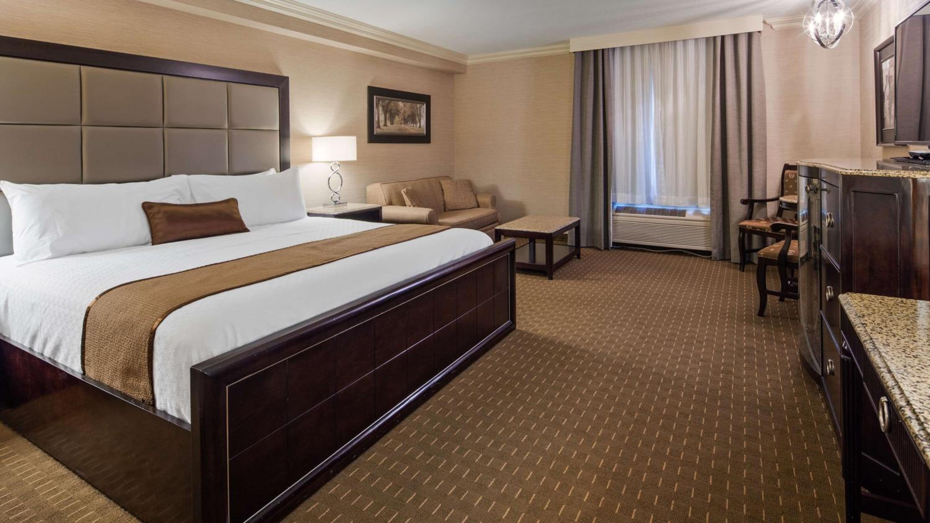 King Room - Non-Smoking photo 2
