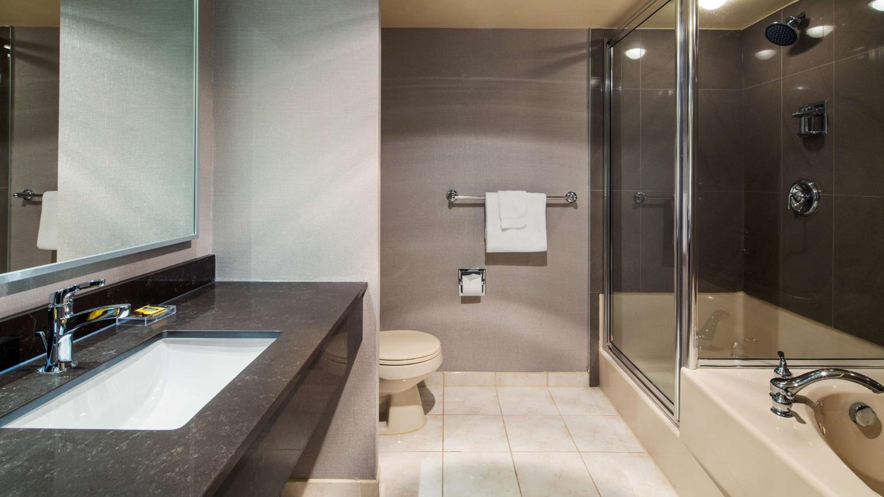 King Suite with Sofa Bed, Fireplace and Walk-In Shower - Non-Smoking
