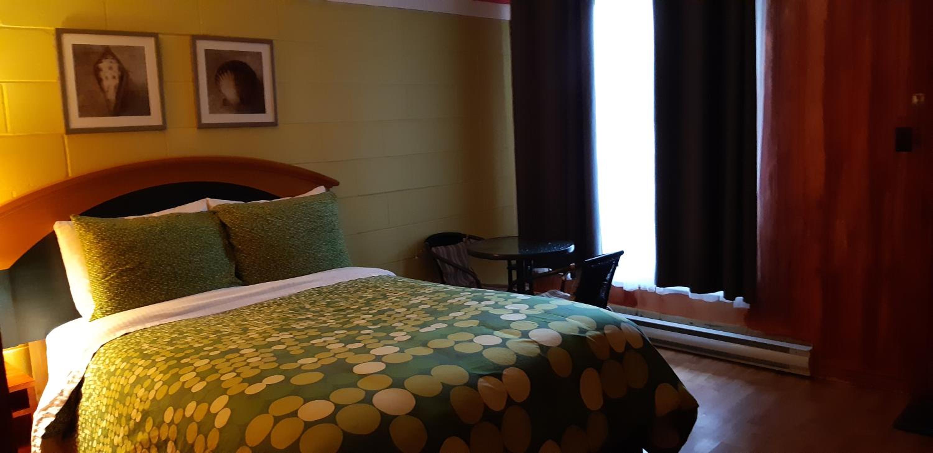 Queen Room - Photo 3