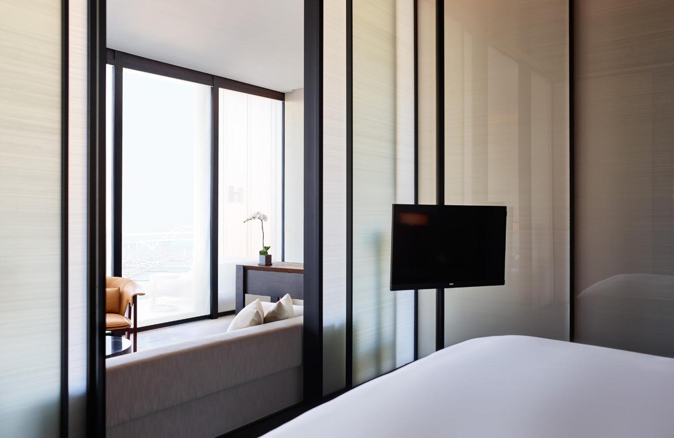 Marina Deluxe Suite