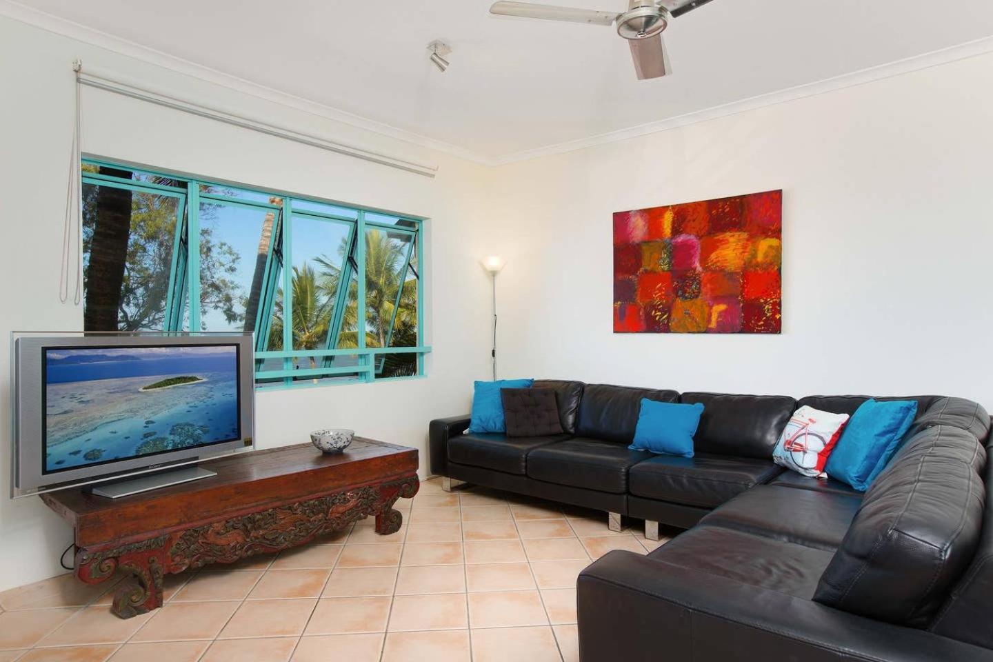 Three-Bedroom Apartment photo 1