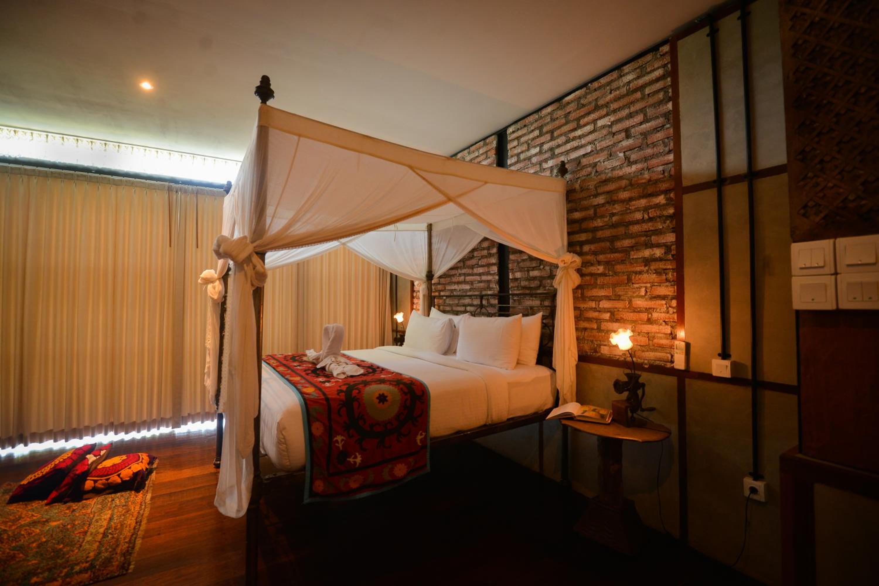 Deluxe Double Room - Photo 9
