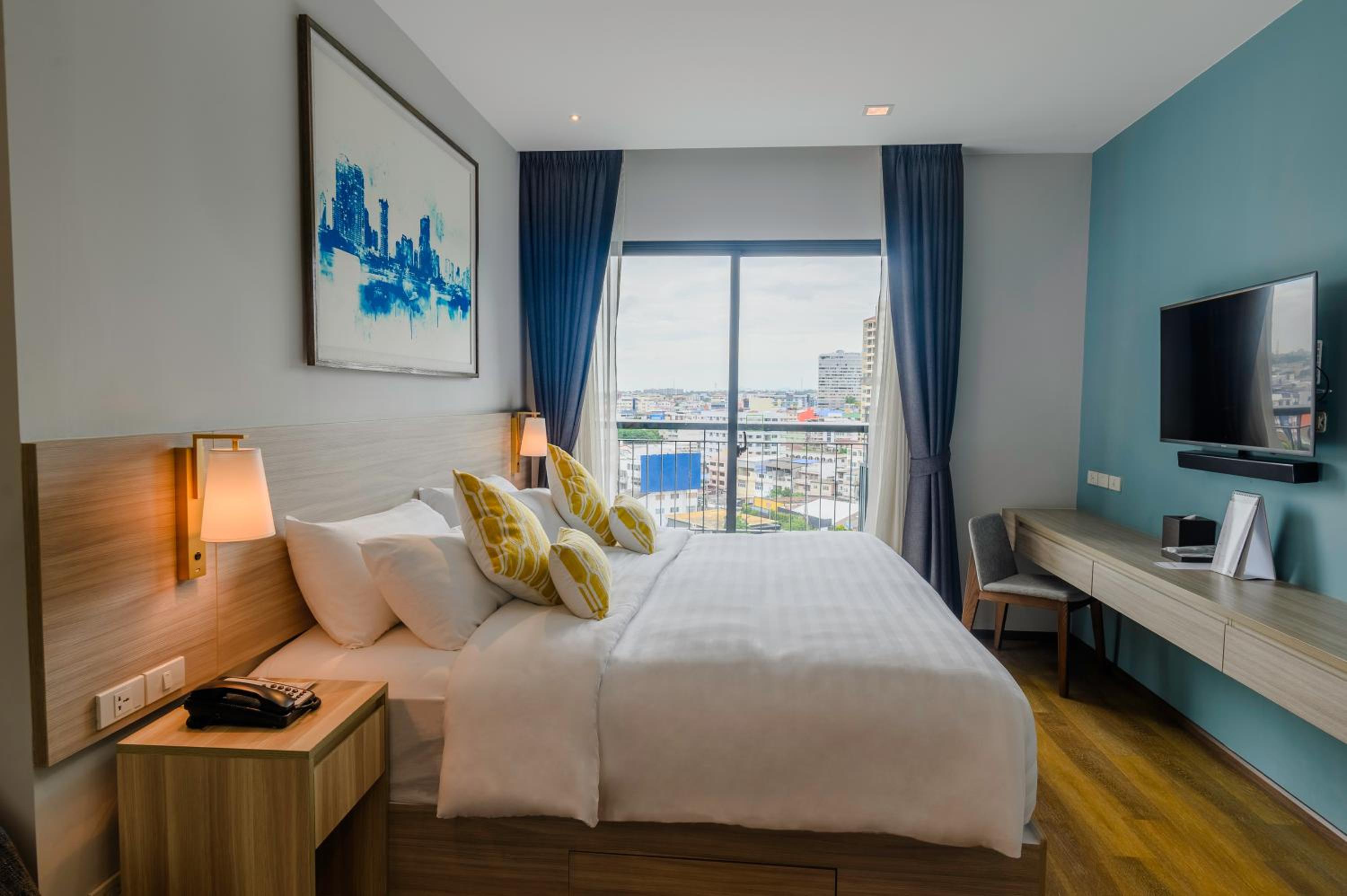 Studio Deluxe Room