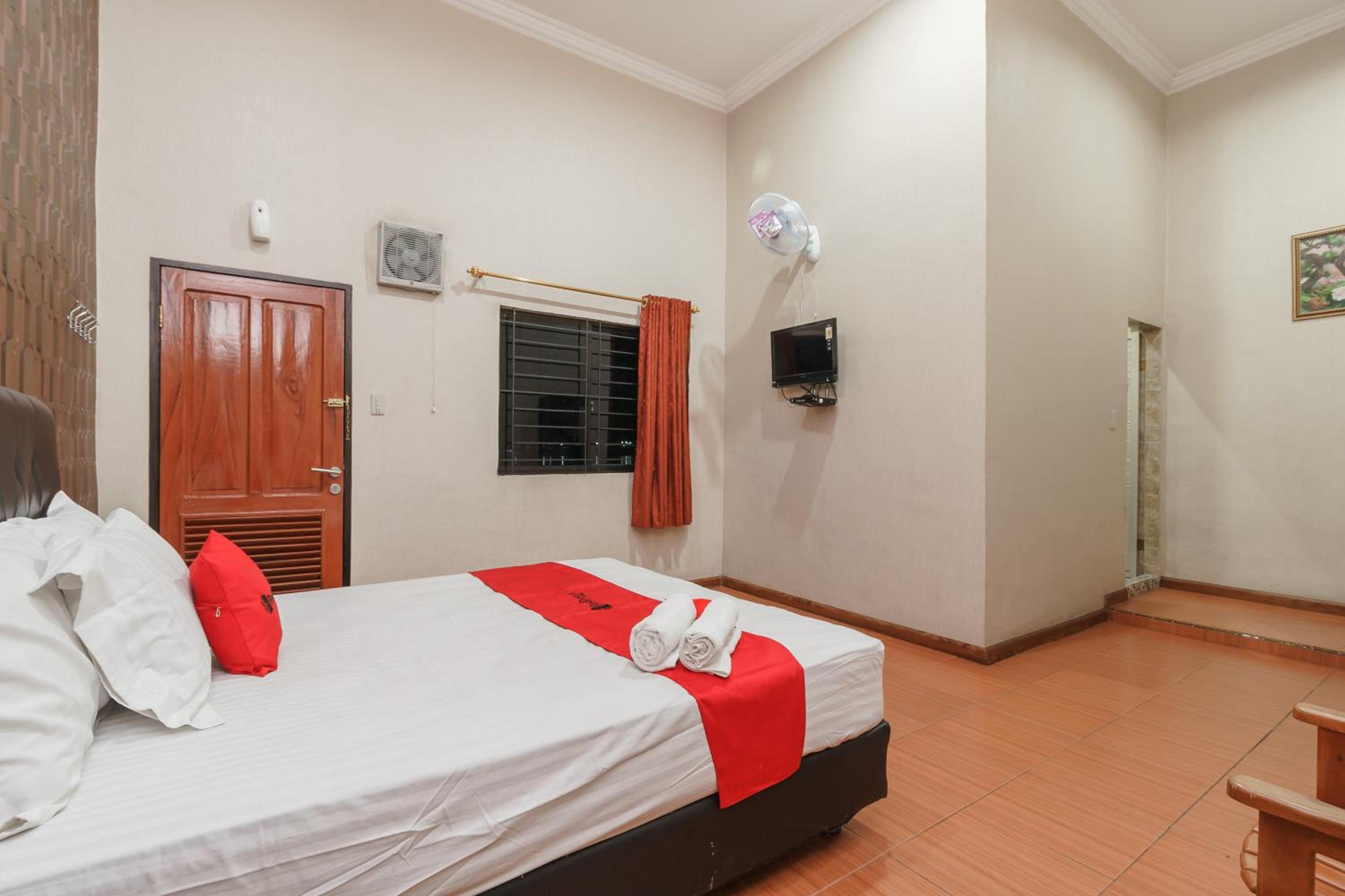 Double Room - Photo 5