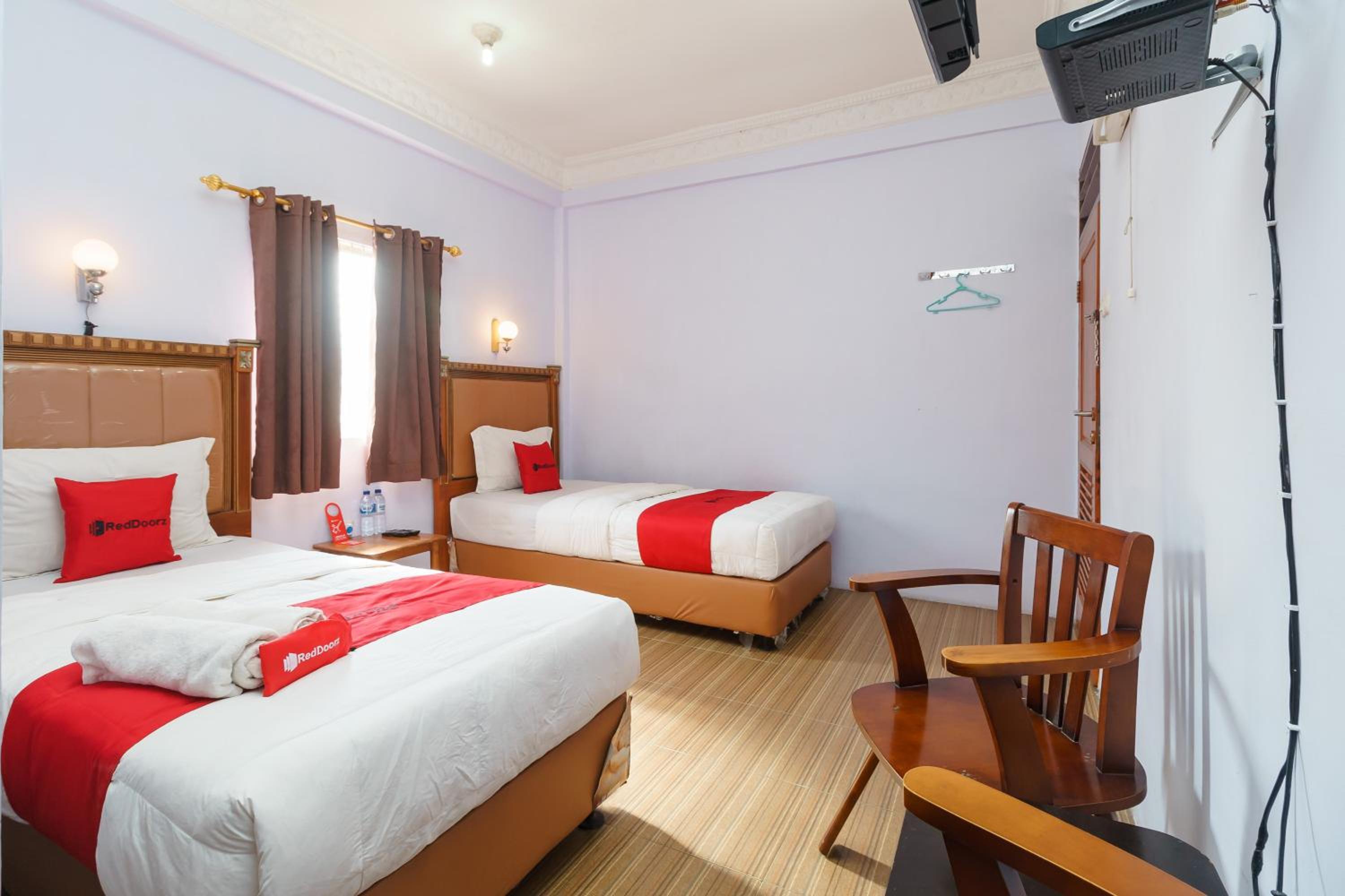 Twin Room - Photo 2