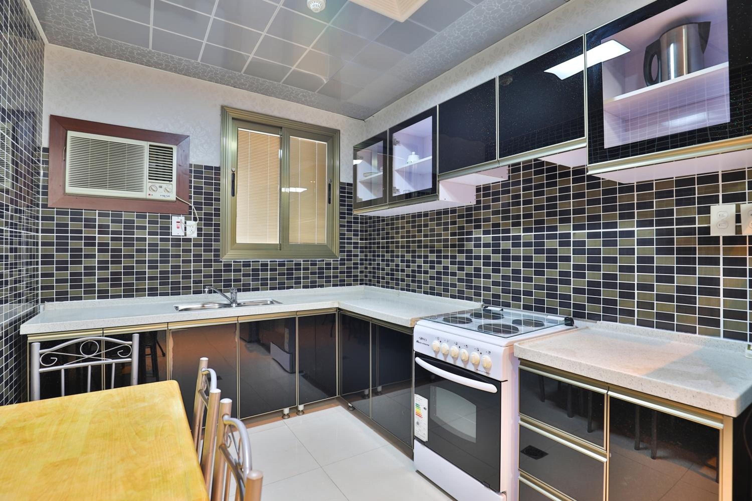 Two-Bedroom Apartment - Photo 2