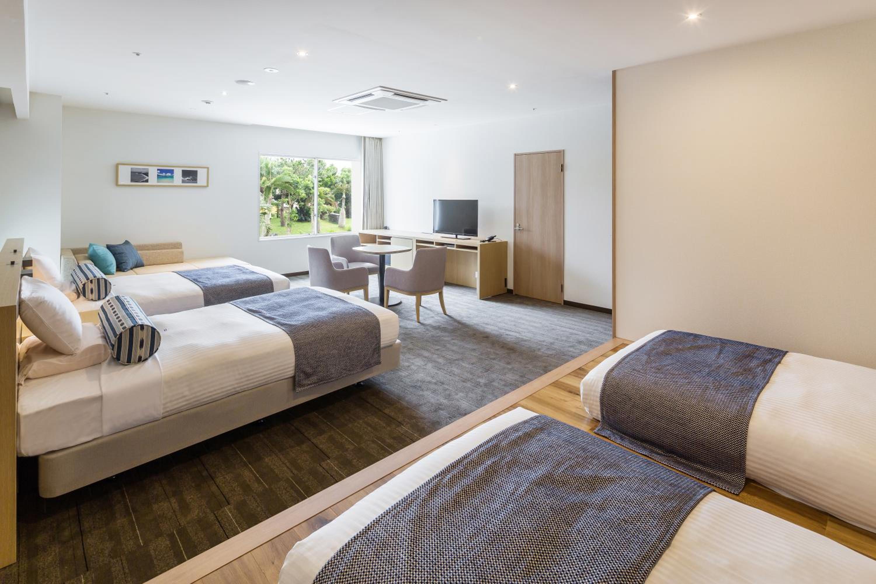 Deluxe Quadruple Room(5 People) photo 2