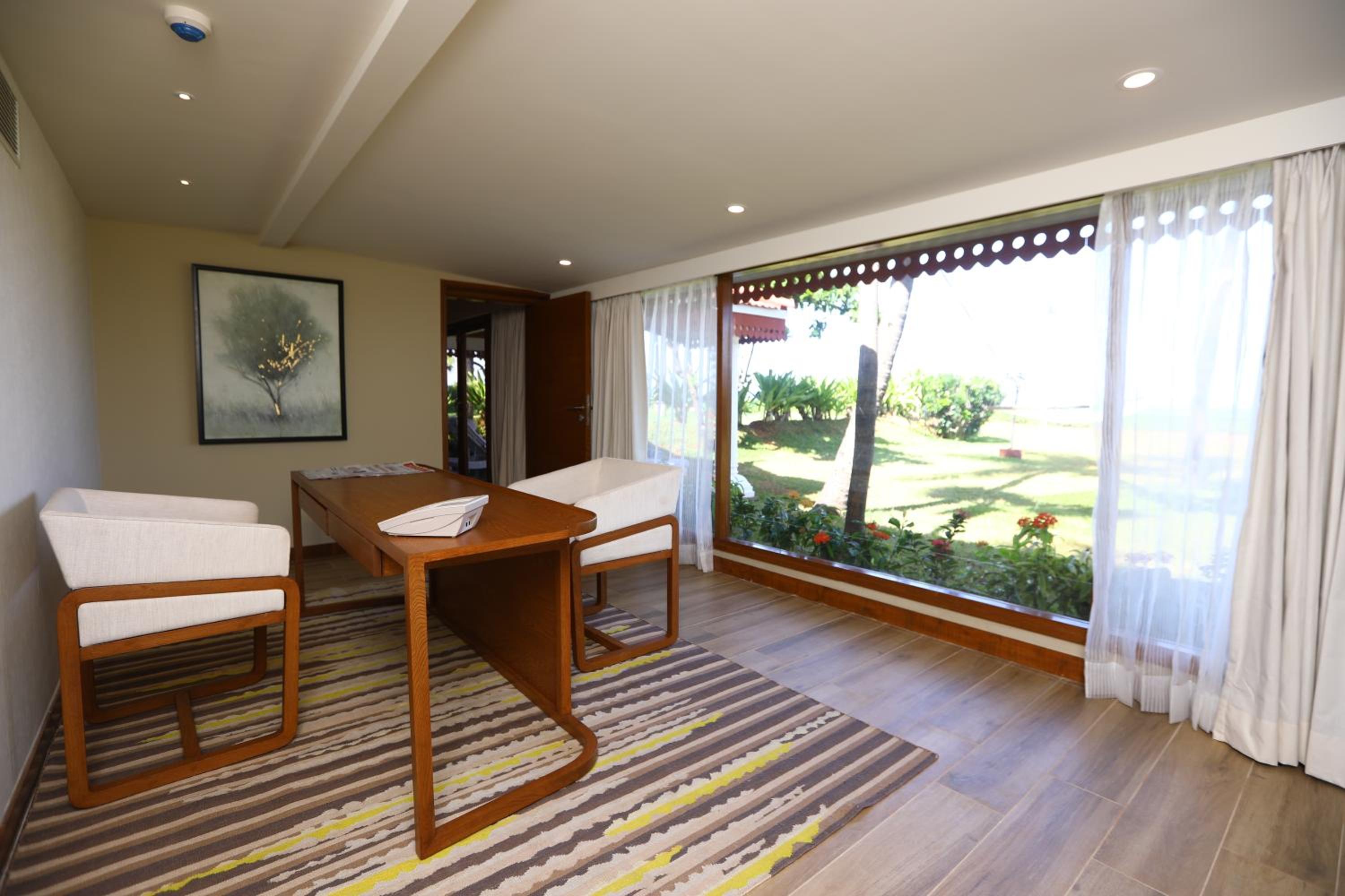 Grand Villa Sea View King Bed - Photo 3