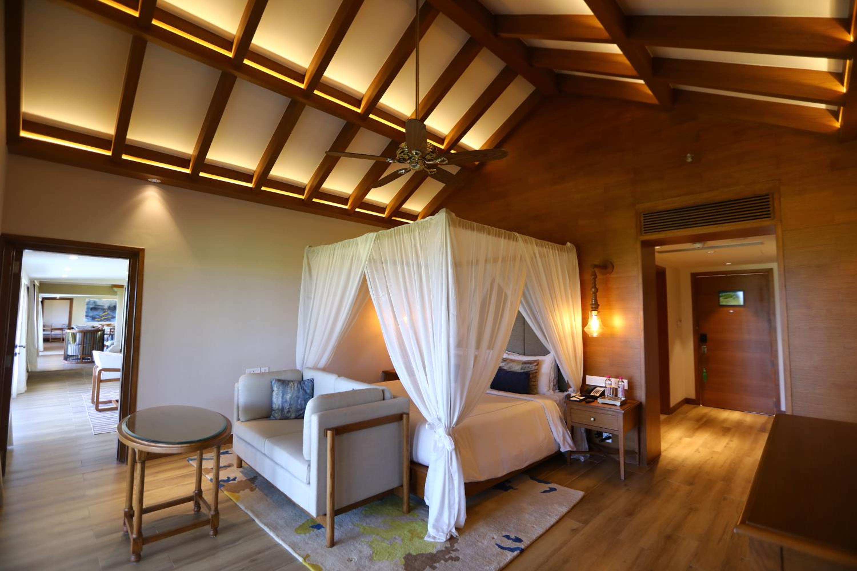Grand Villa Sea View King Bed - Photo 2
