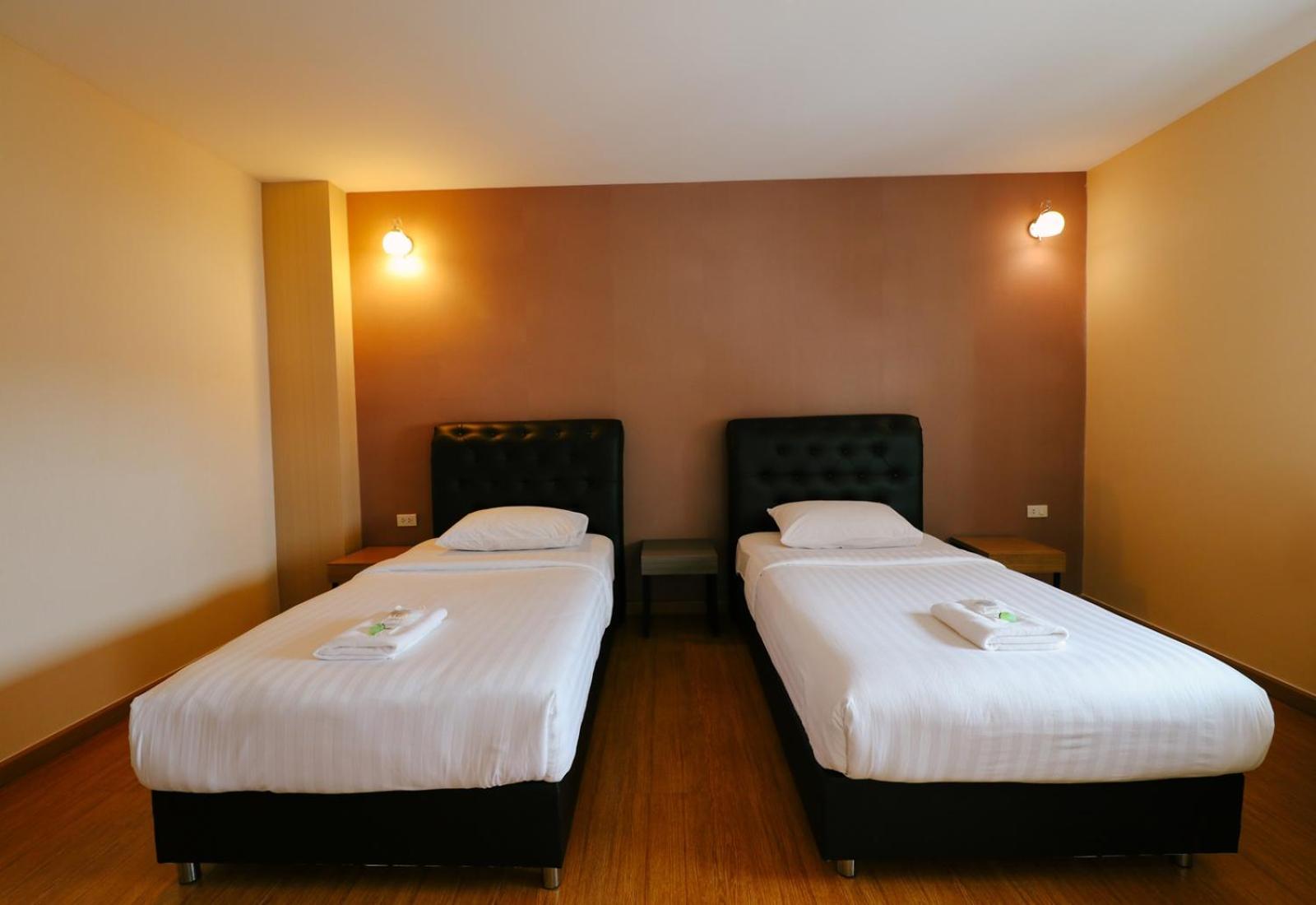 Standard Twin Room - Photo 1