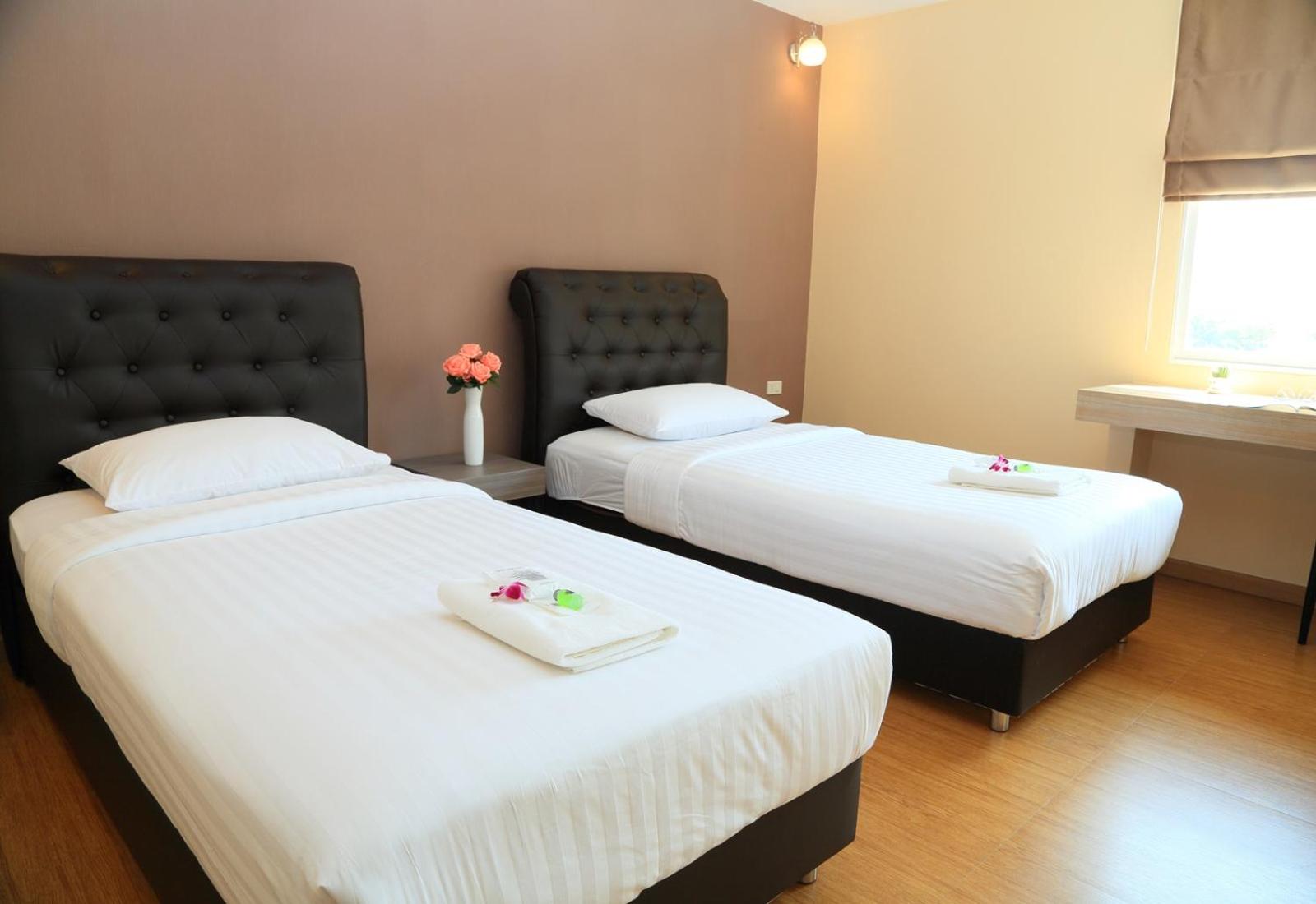 Standard Twin Room - Photo 6