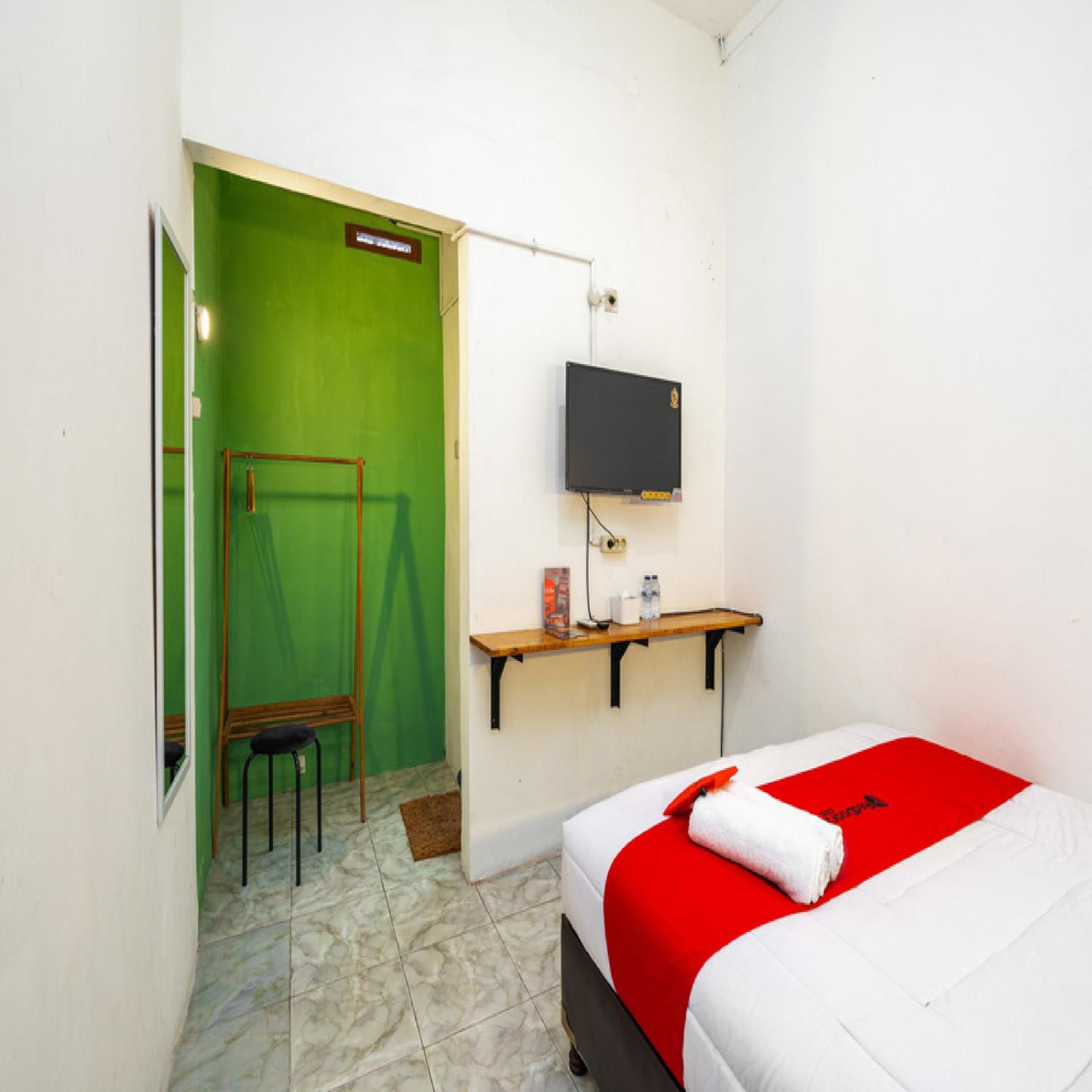 Standard Double Room - Photo 5
