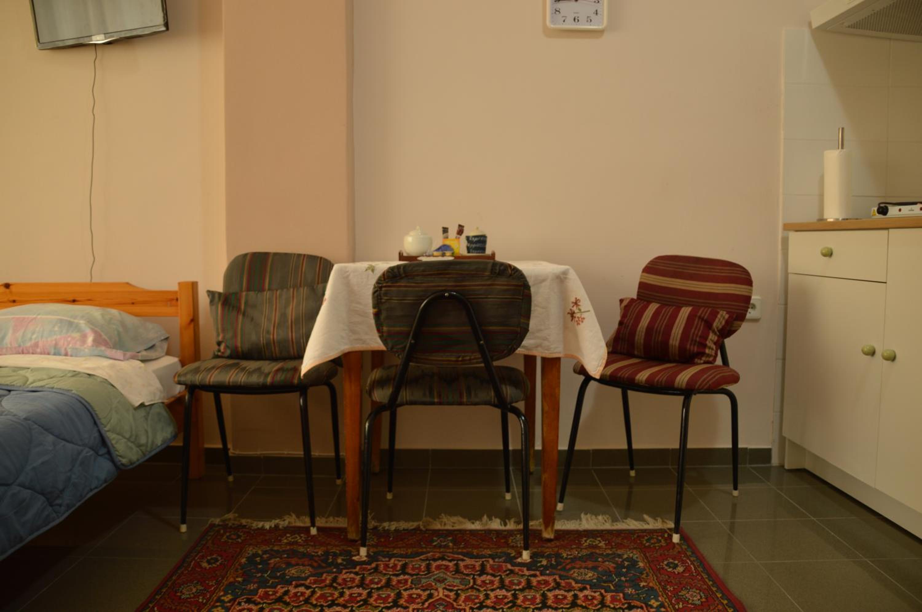 Studio Apartment - Photo 6