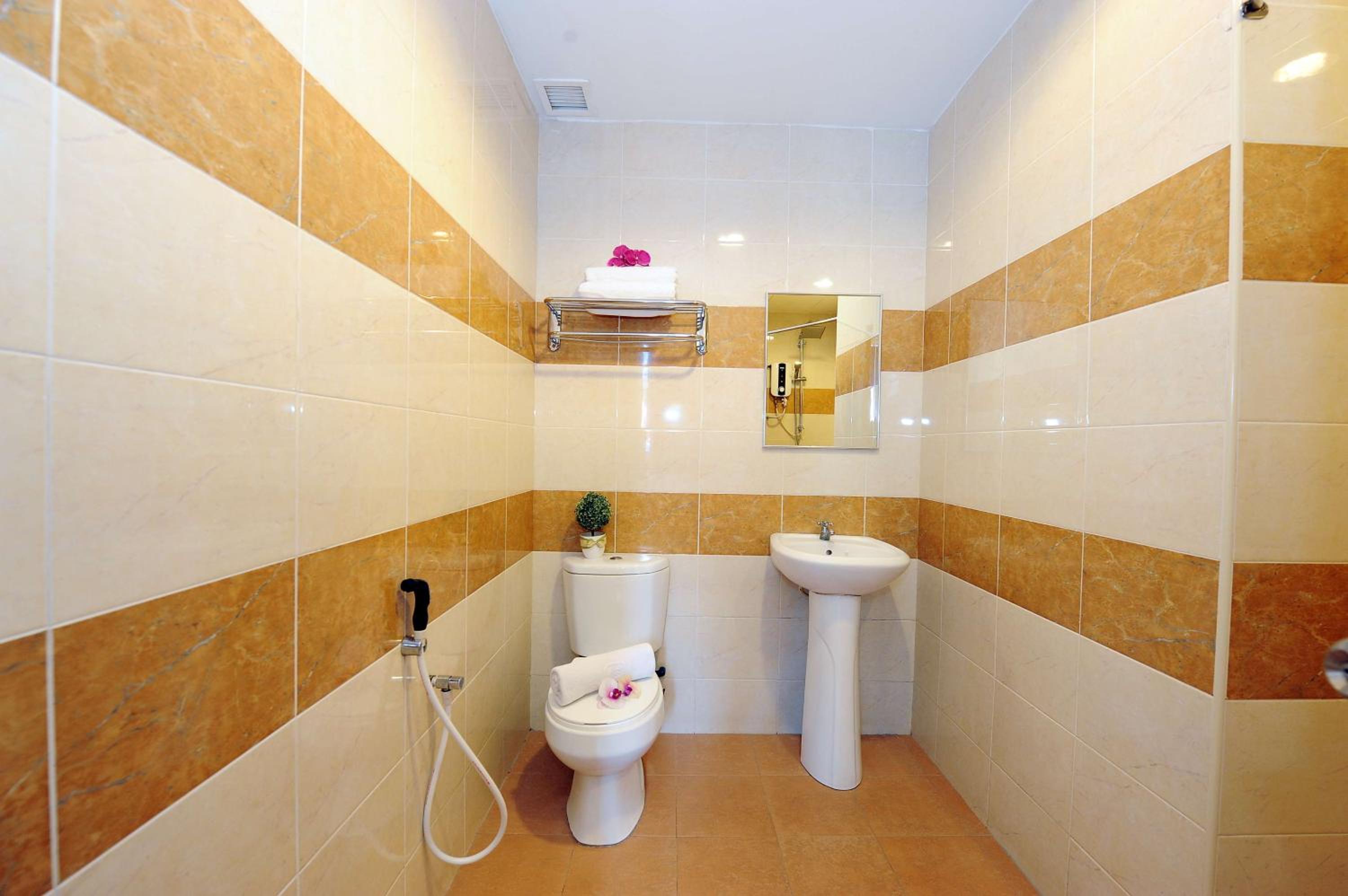 Deluxe Double Room - Photo 12