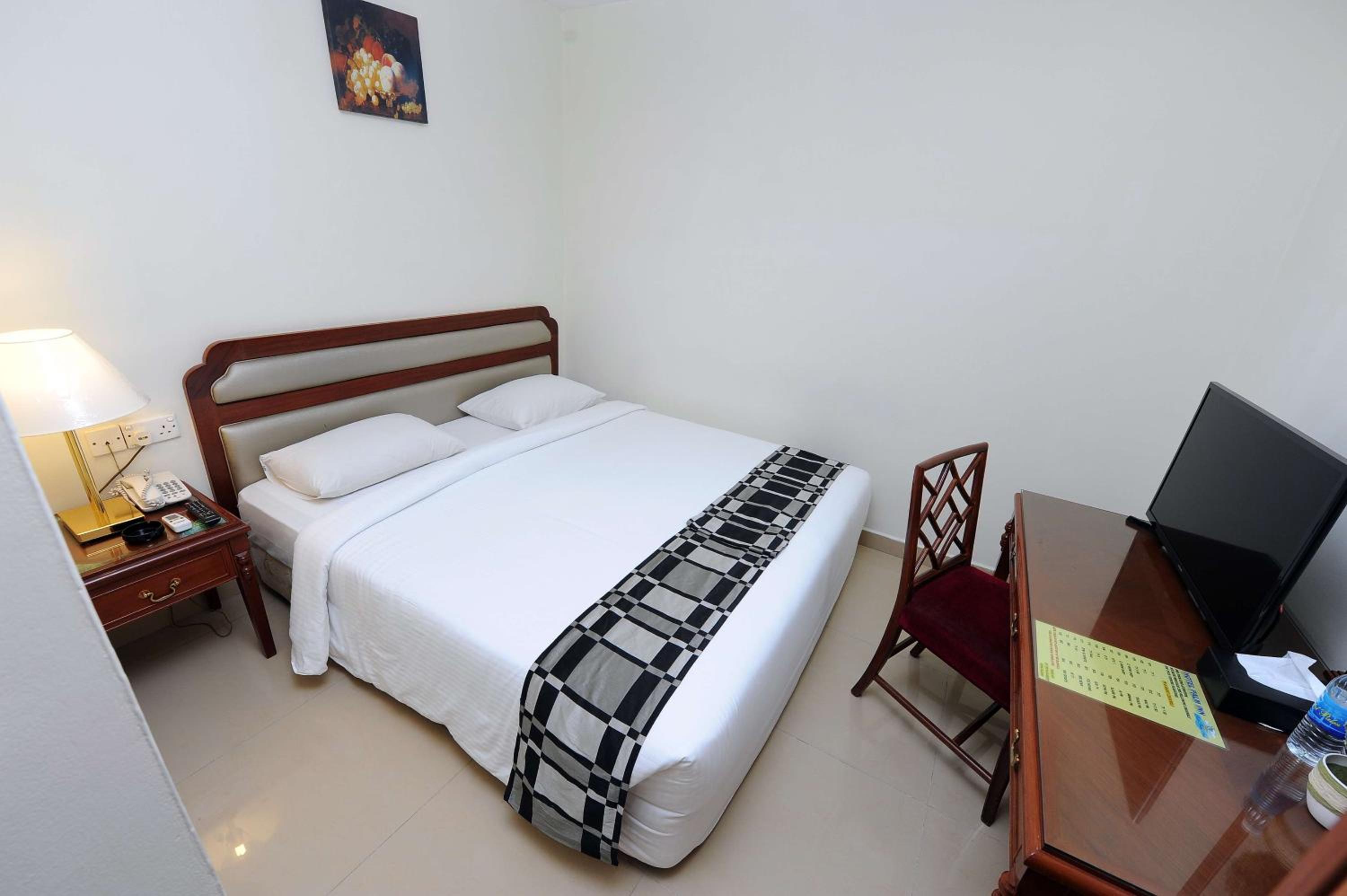 Standard Double Room Without Window - Photo 4