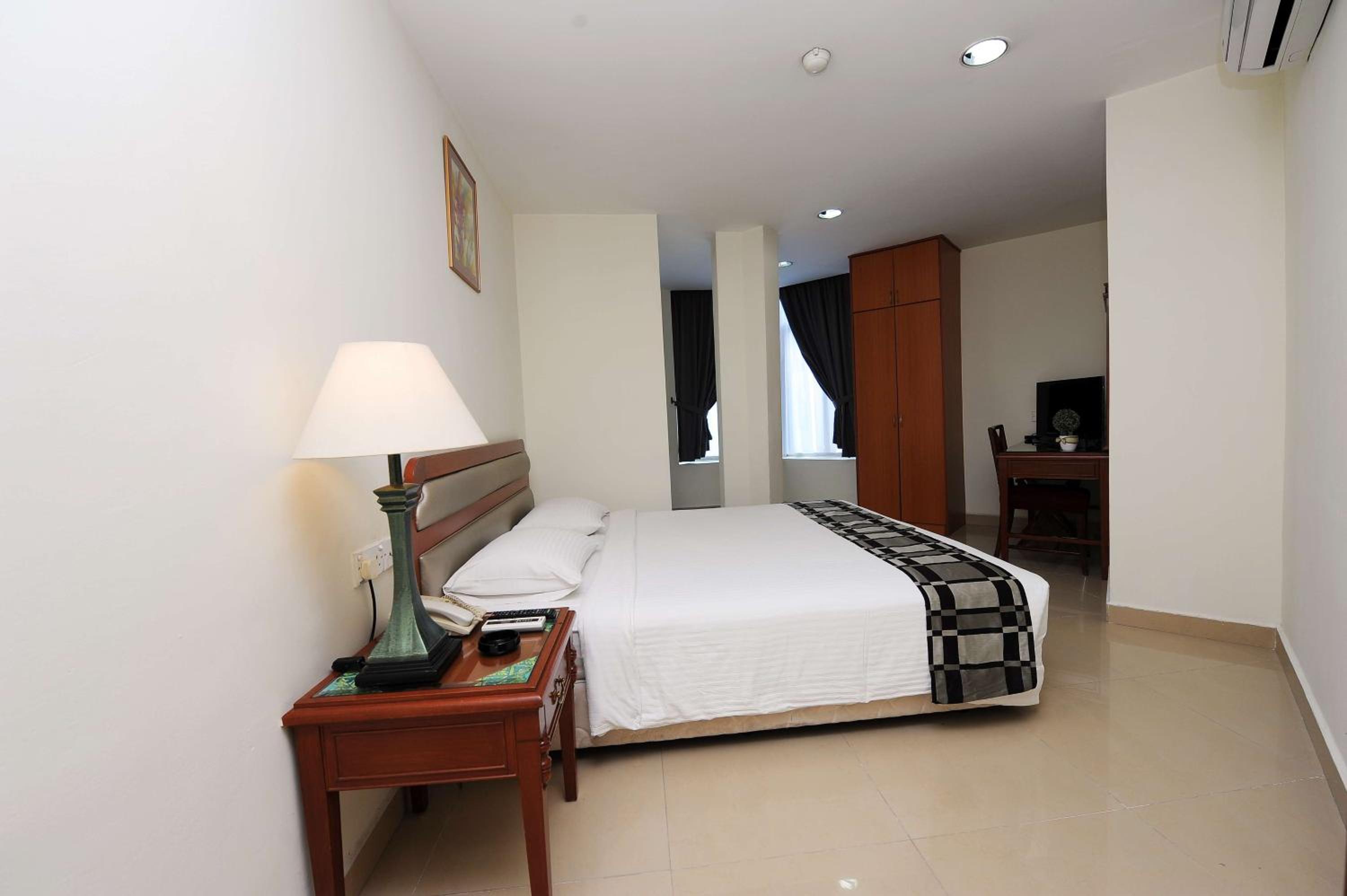 Deluxe Double Room - Photo 15