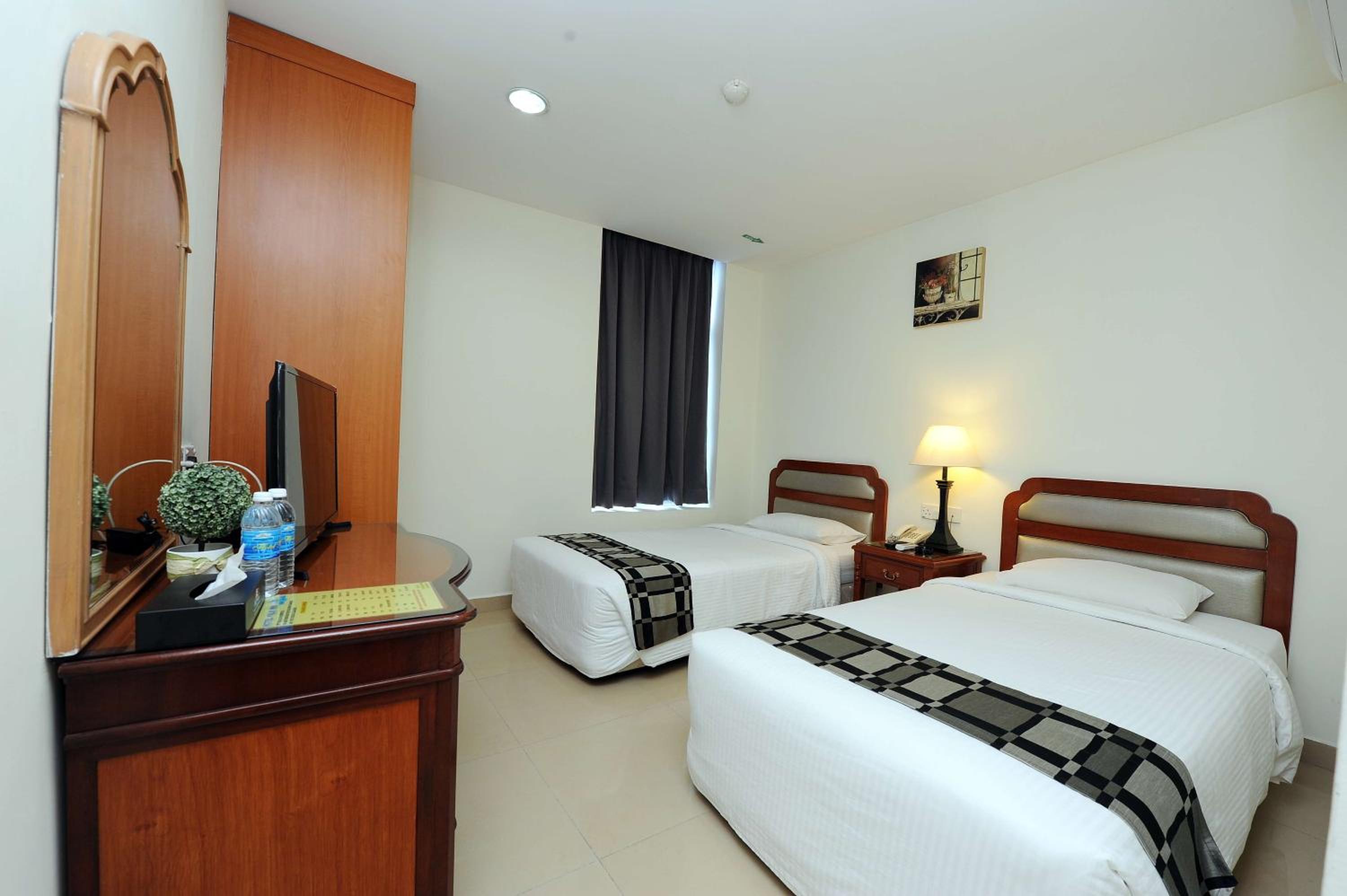 Twin Room - Photo 5