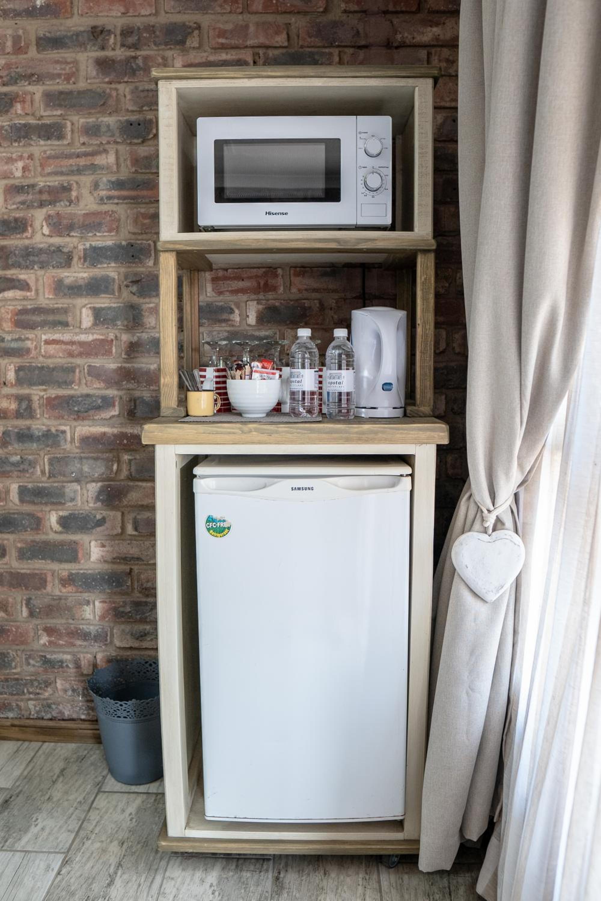 Family Room - Disability Access - Photo 2