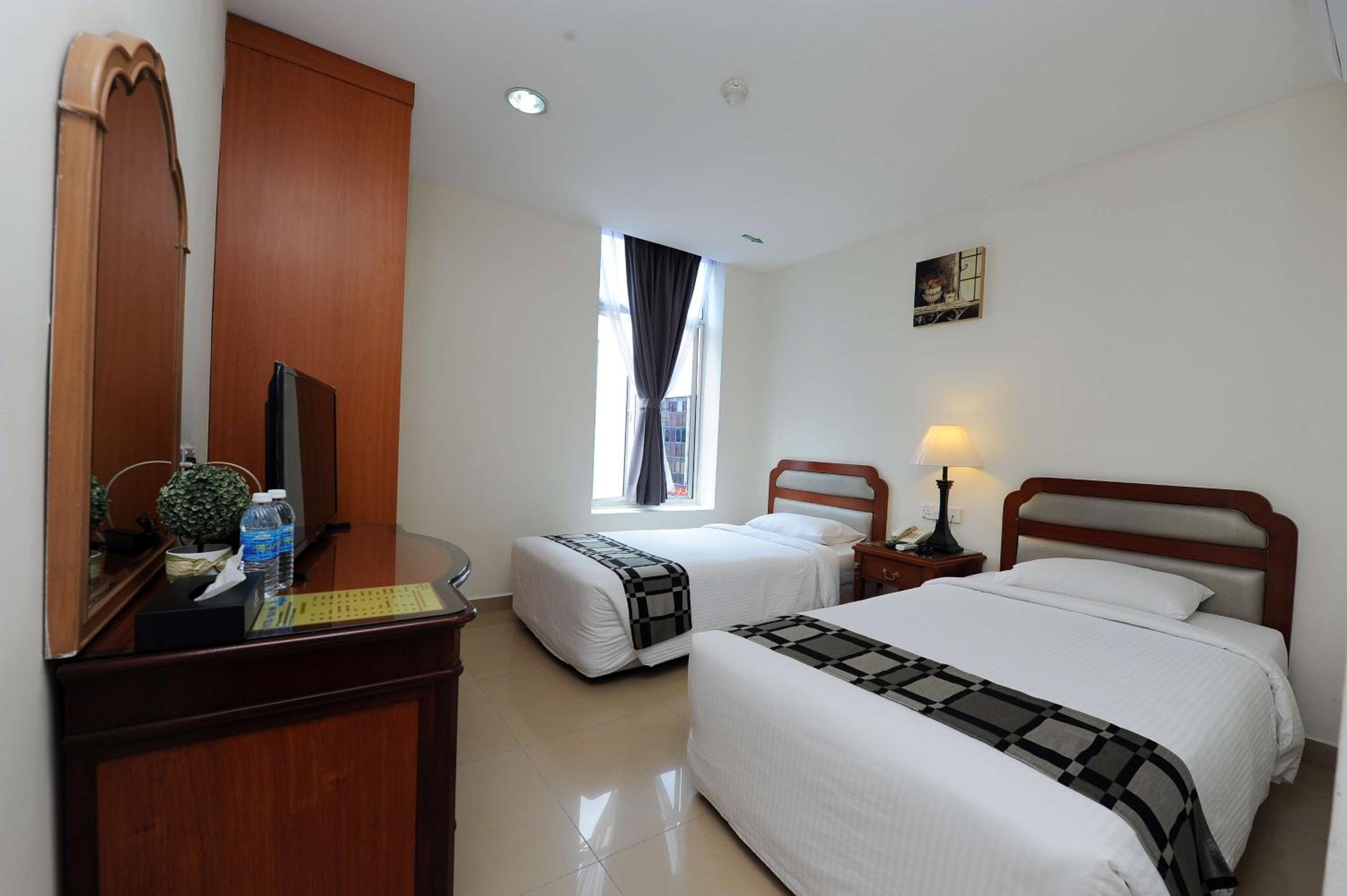 Twin Room - Photo 8