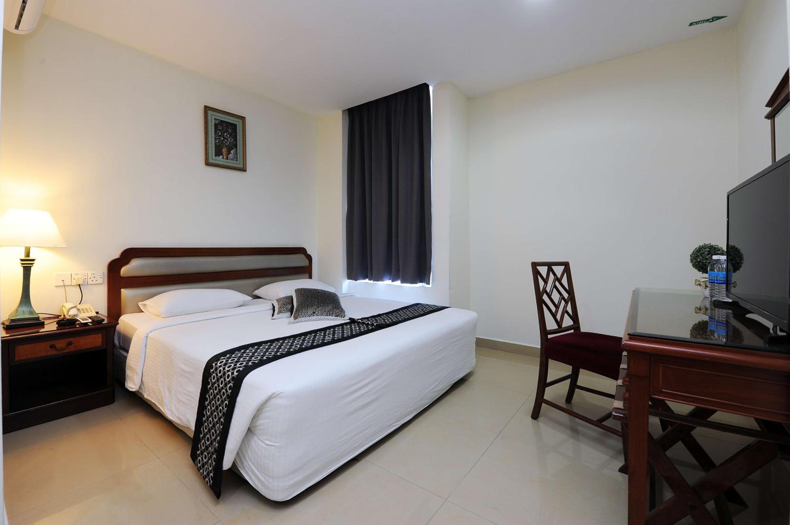 Deluxe Double Room - Photo 16