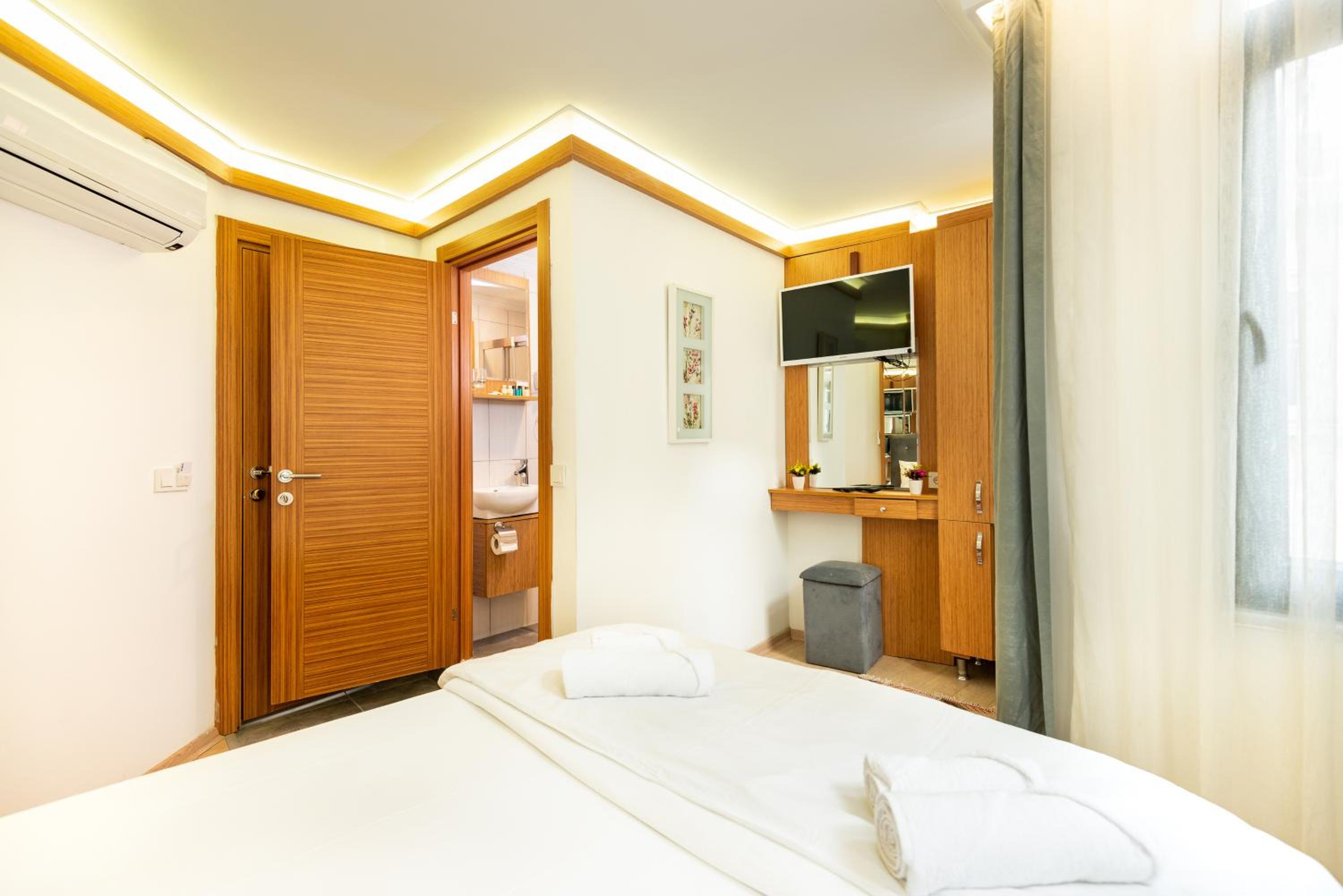 Standard Double Room photo 2