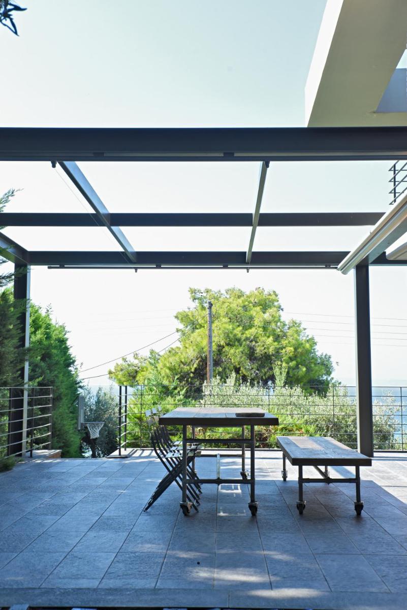 Villa photo 2