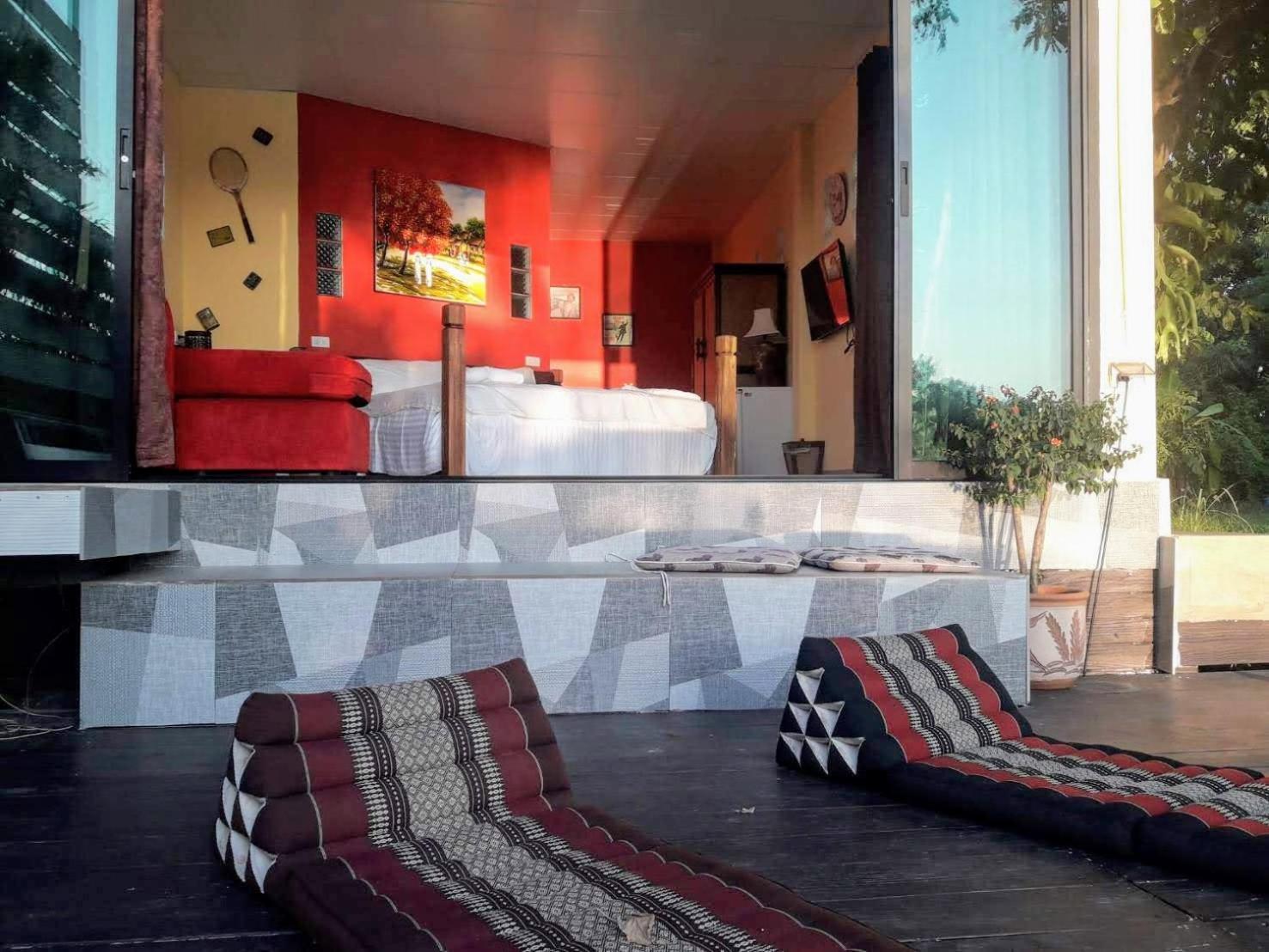 Bungalow - Water Front  - Photo 7