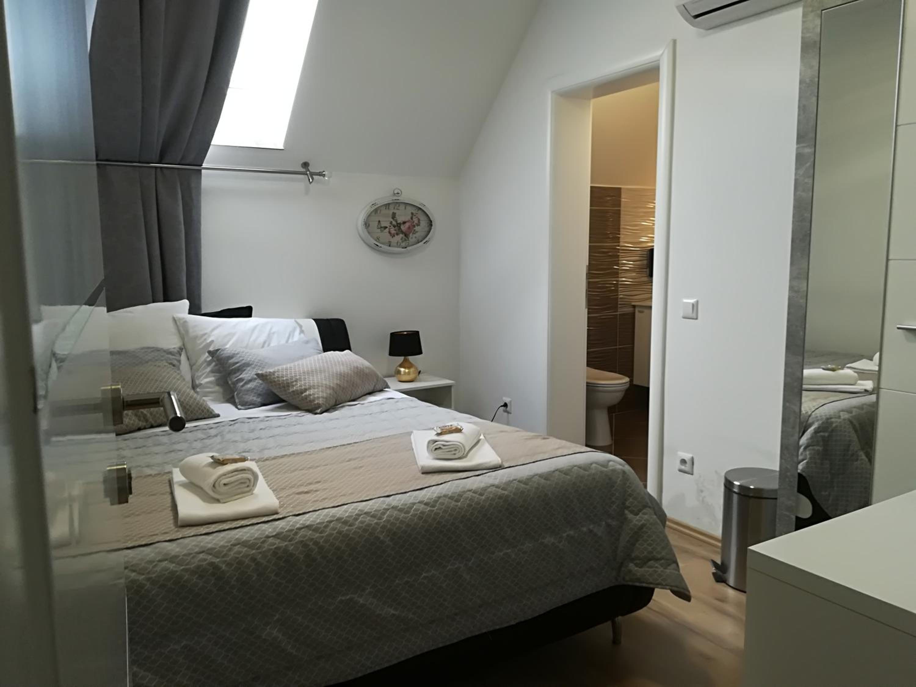 Standard Double Room - Photo 4